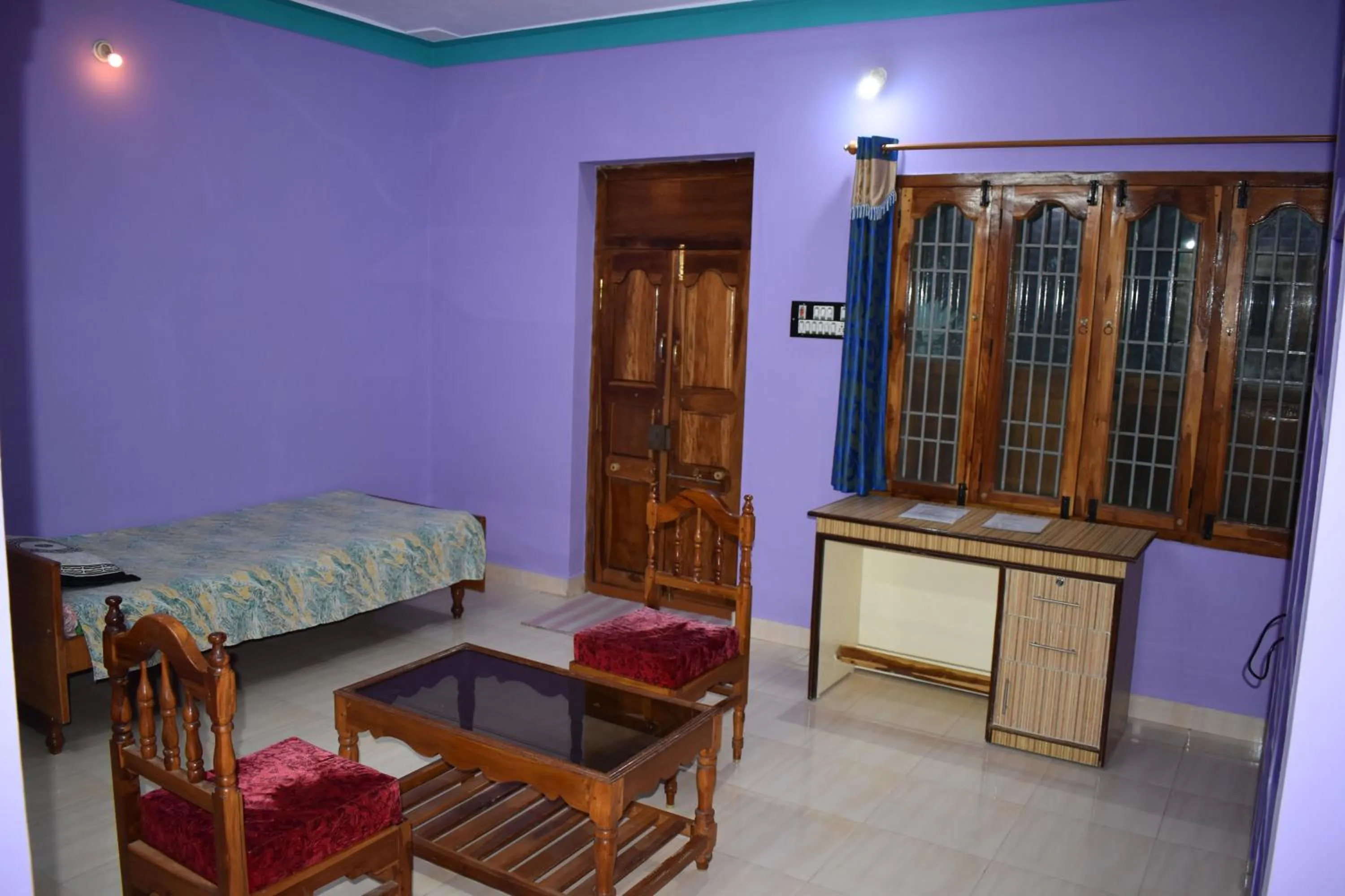 Living room in Rainbow Guest House