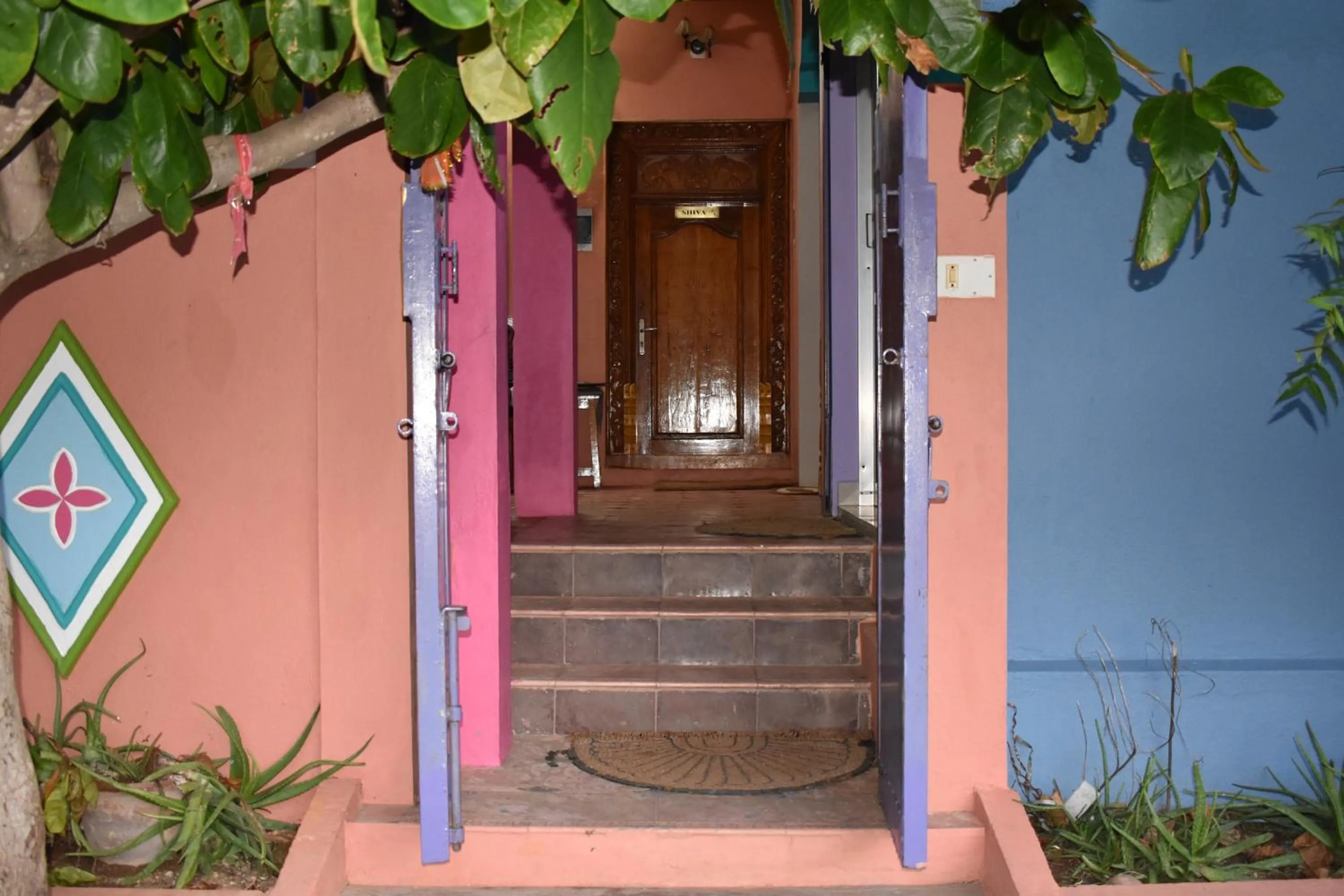 Facade/entrance in Rainbow Guest House