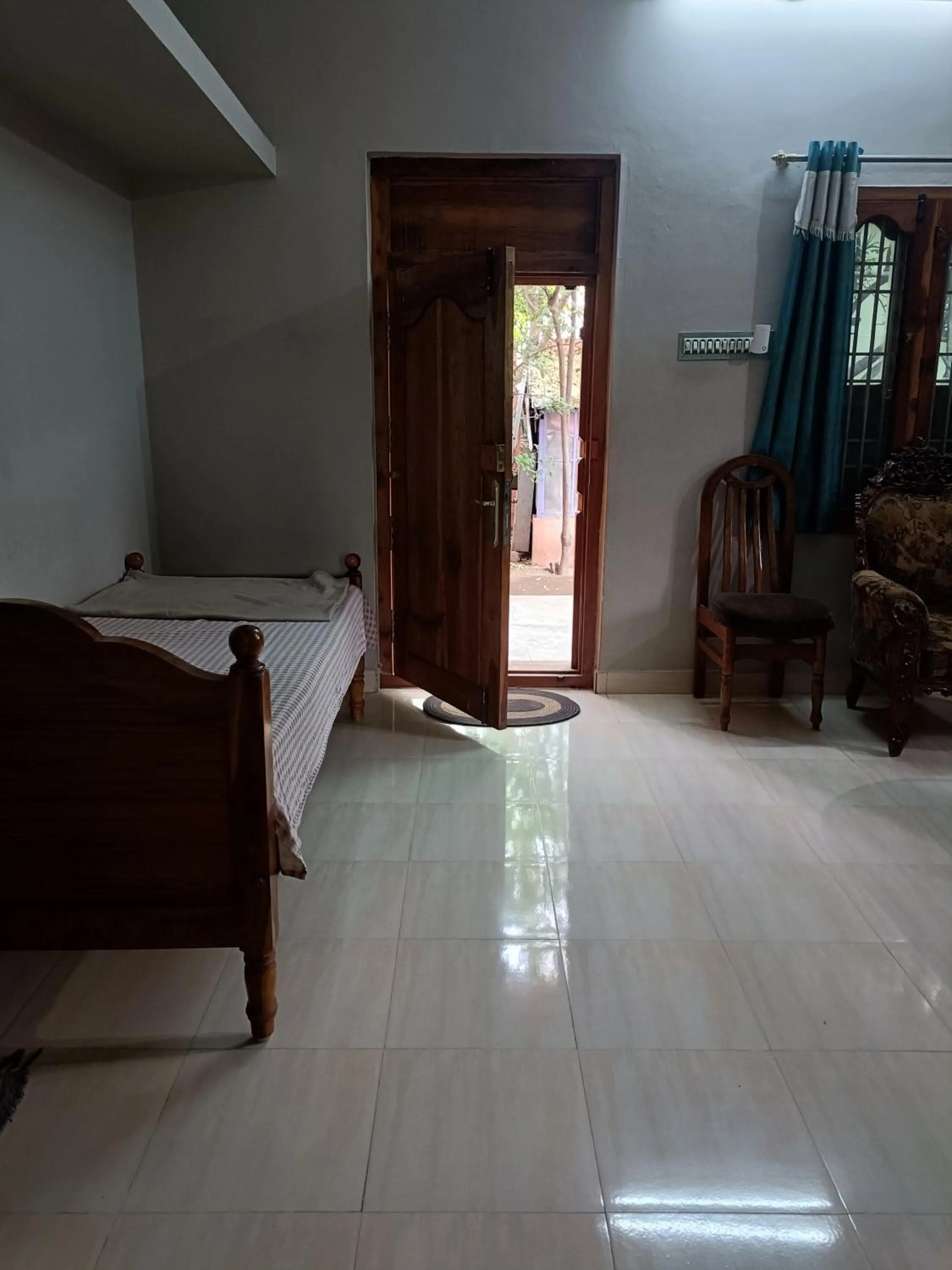 Living room, Bed in Rainbow Guest House