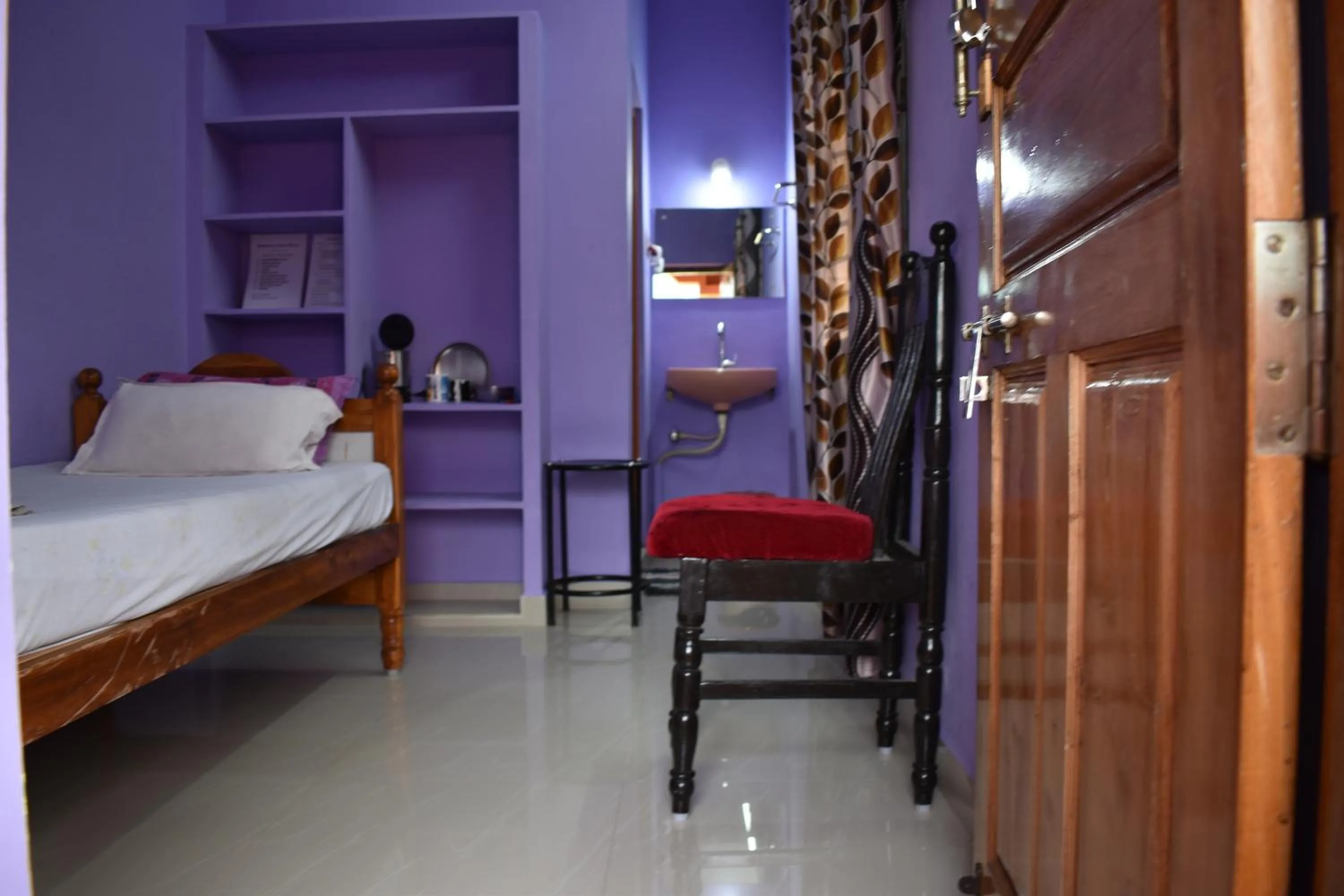Photo of the whole room, Bed in Rainbow Guest House