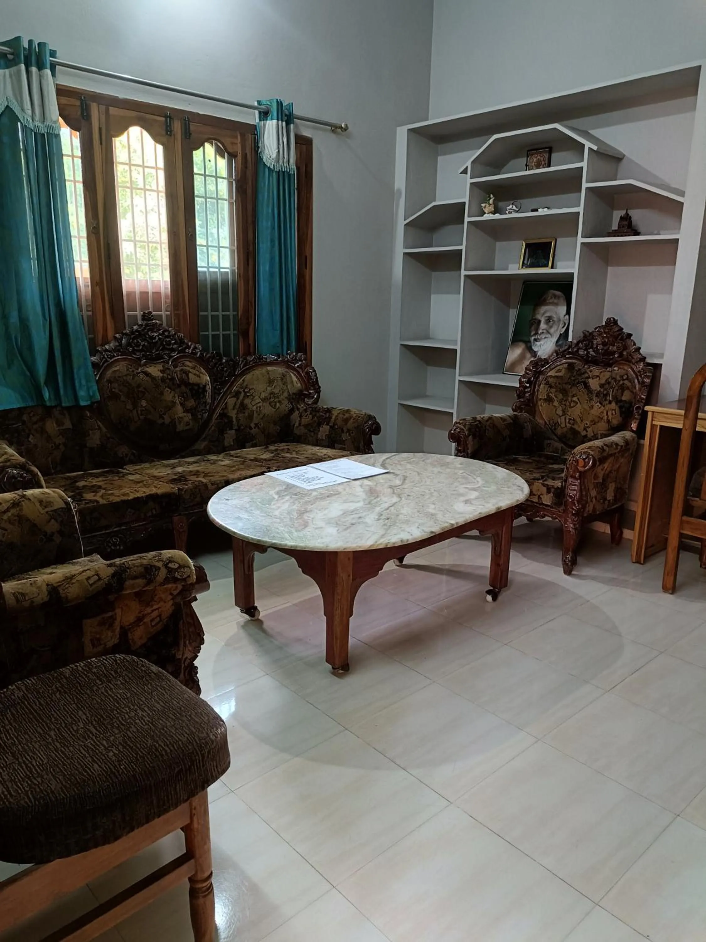 Living room in Rainbow Guest House