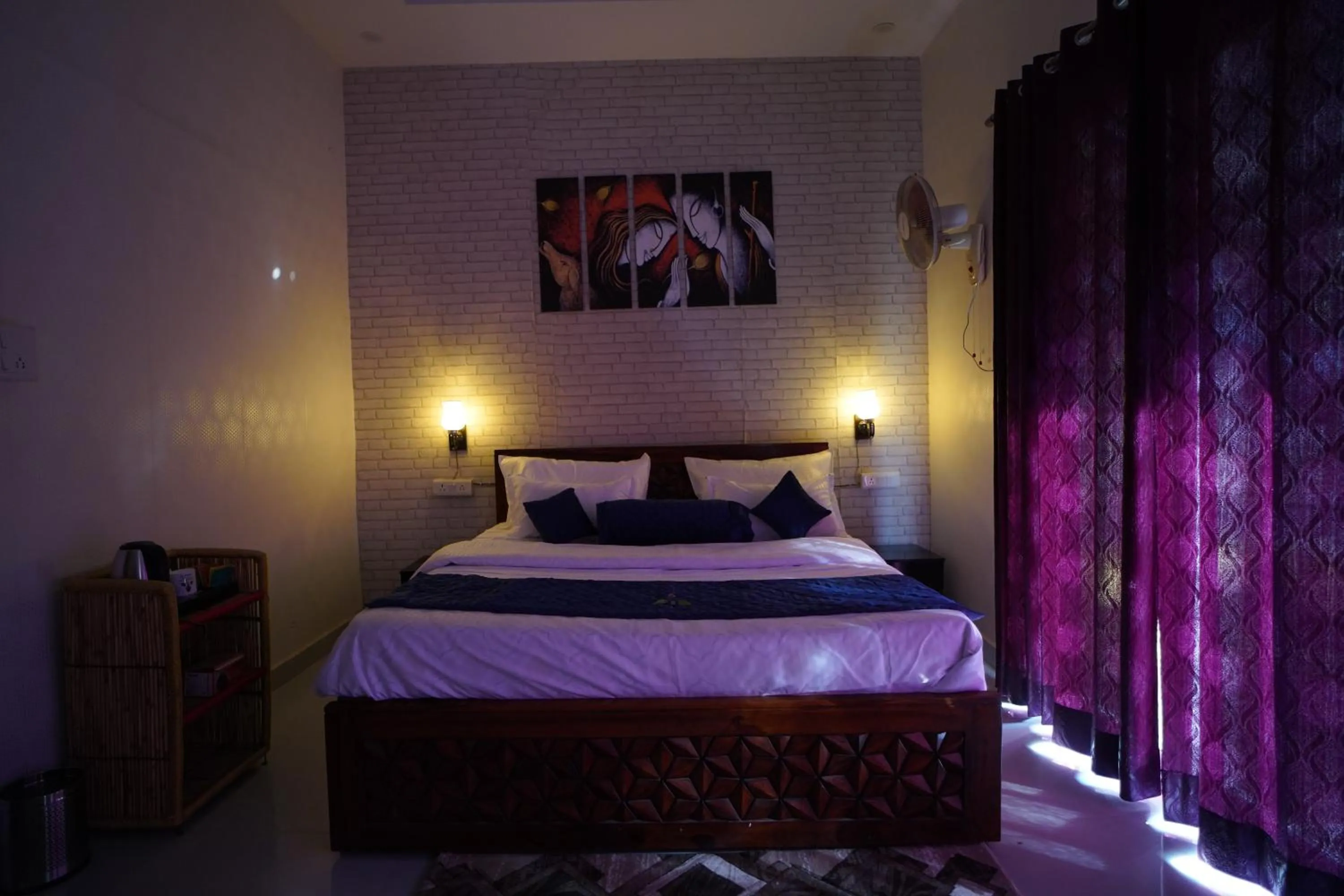 Bed in SAMALIA AGRO RESORT VRINDAVAN