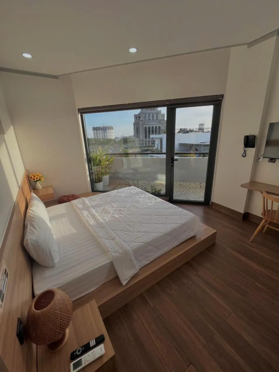 Bed in OSAKA BOUTIQUE PHAN THIET HOTEL