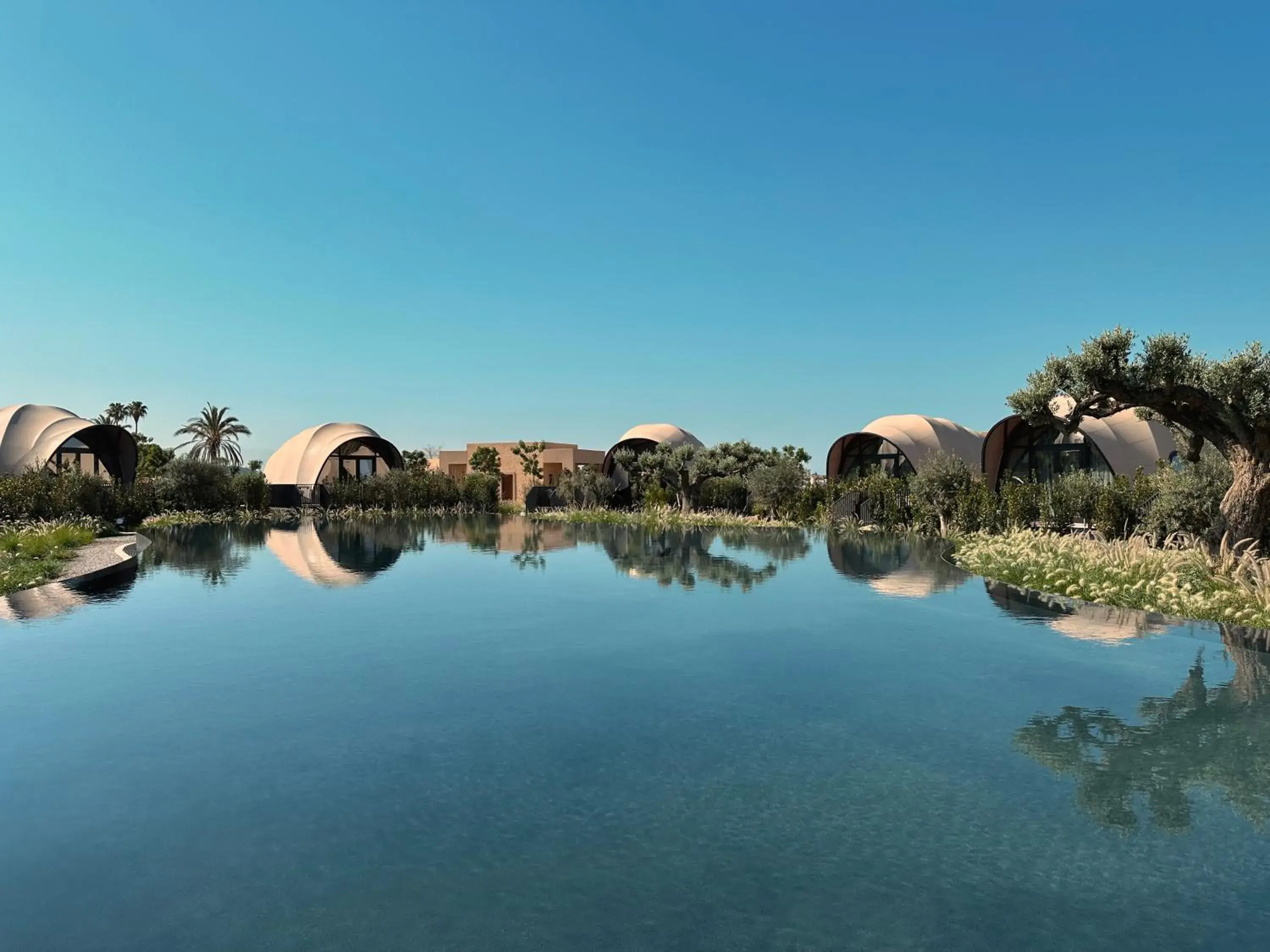 Property building in 91 Athens Riviera, The Resort Property building in 91 Athens Riviera, The Resort