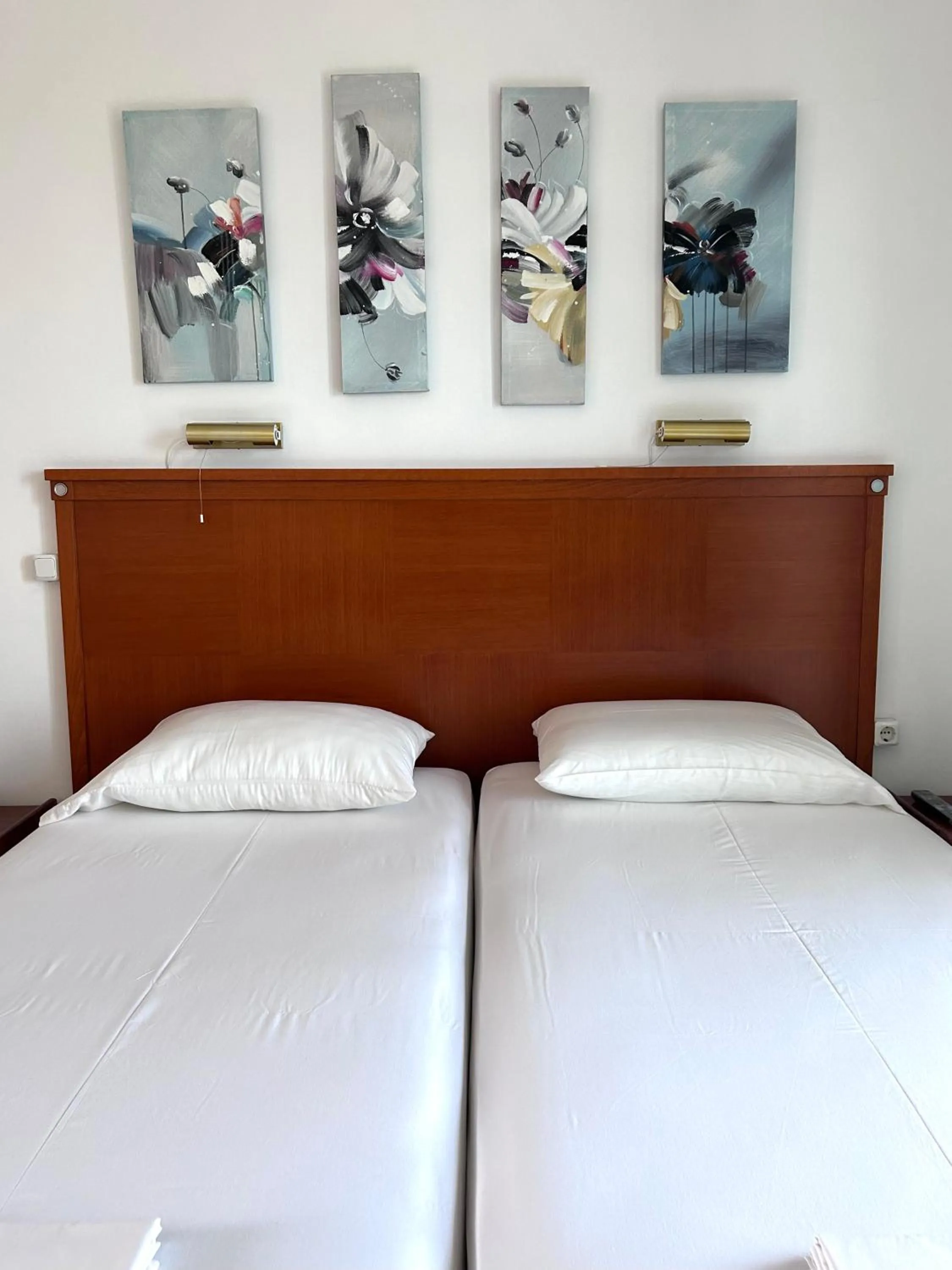 Bed in Bay Holiday Hotel & Spa