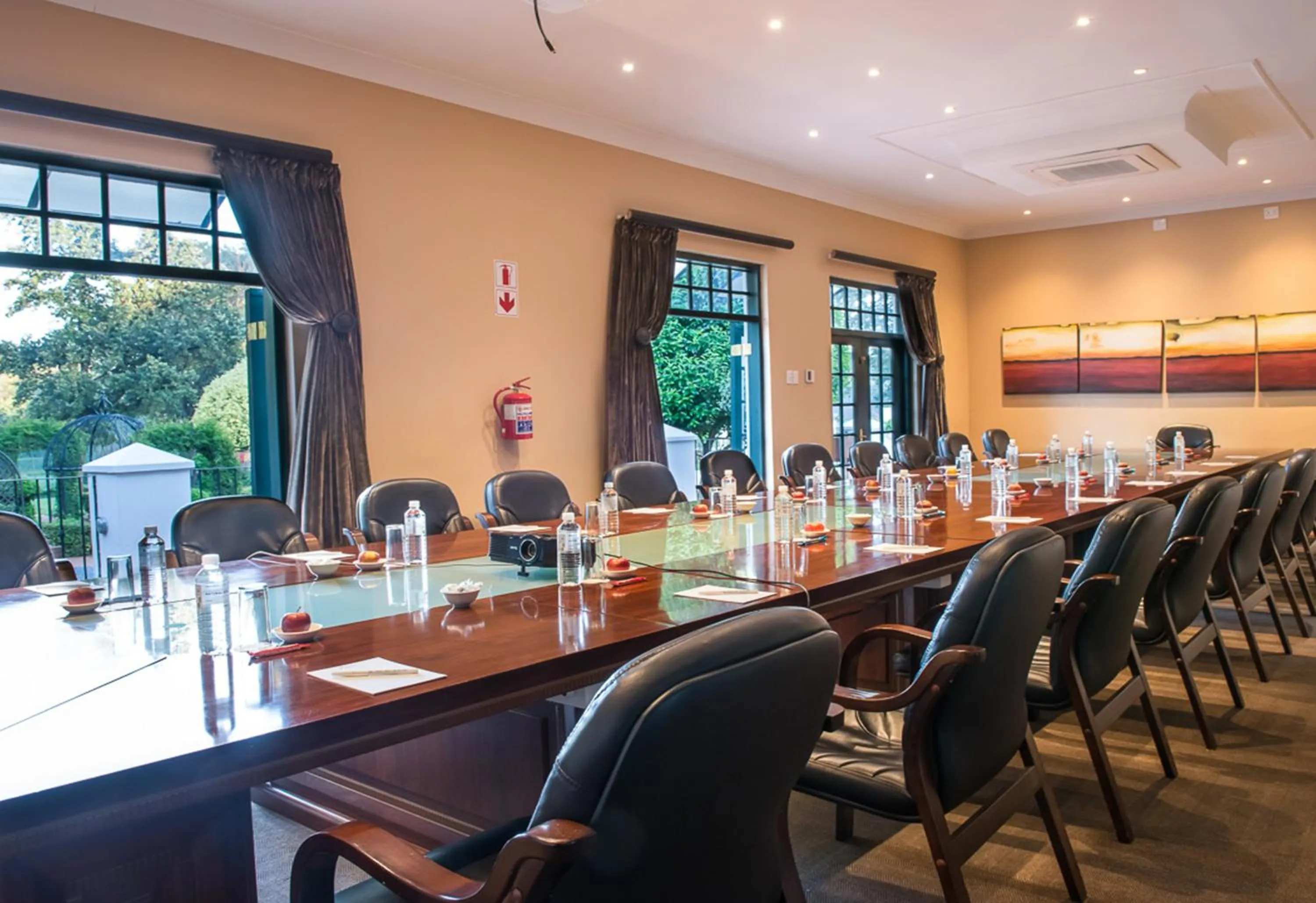 Business facilities in River Meadow Manor