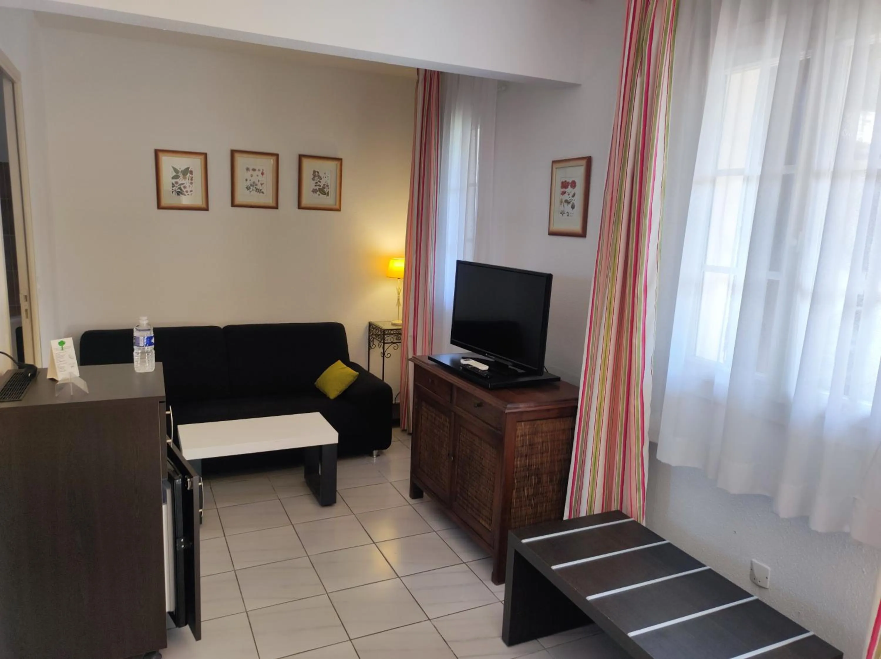 Hôtel et Appart'Hôtel Le Relais Du Val D'Orbieu