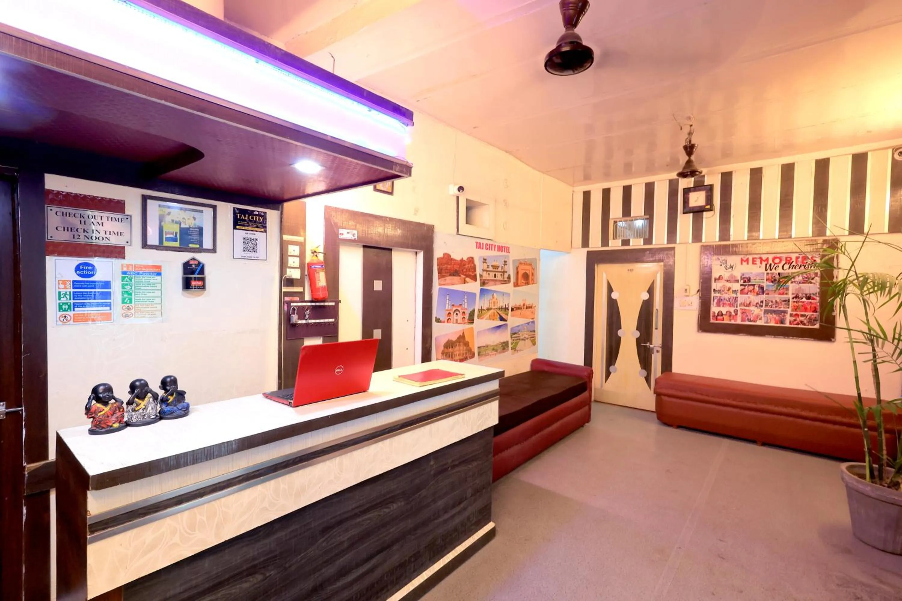 Lobby or reception, Bed in Taj City Hotel