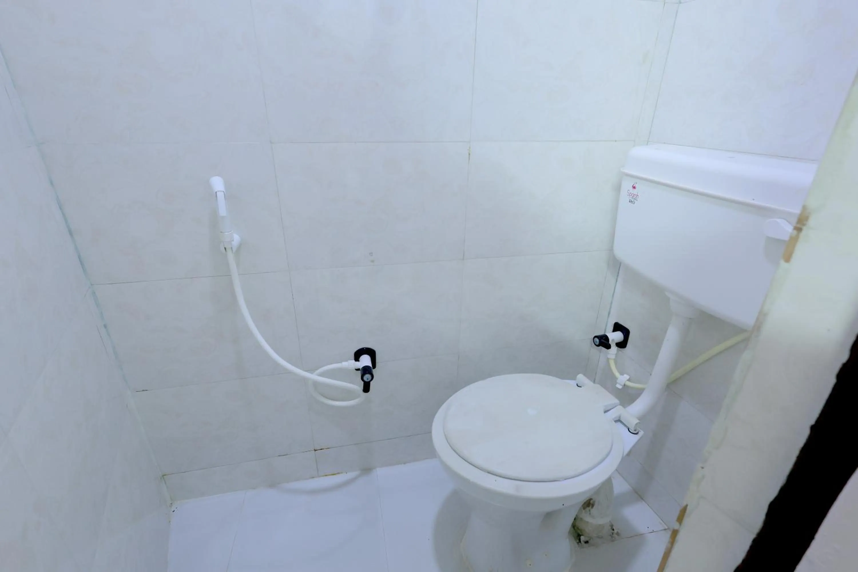 Shower in Taj City Hotel