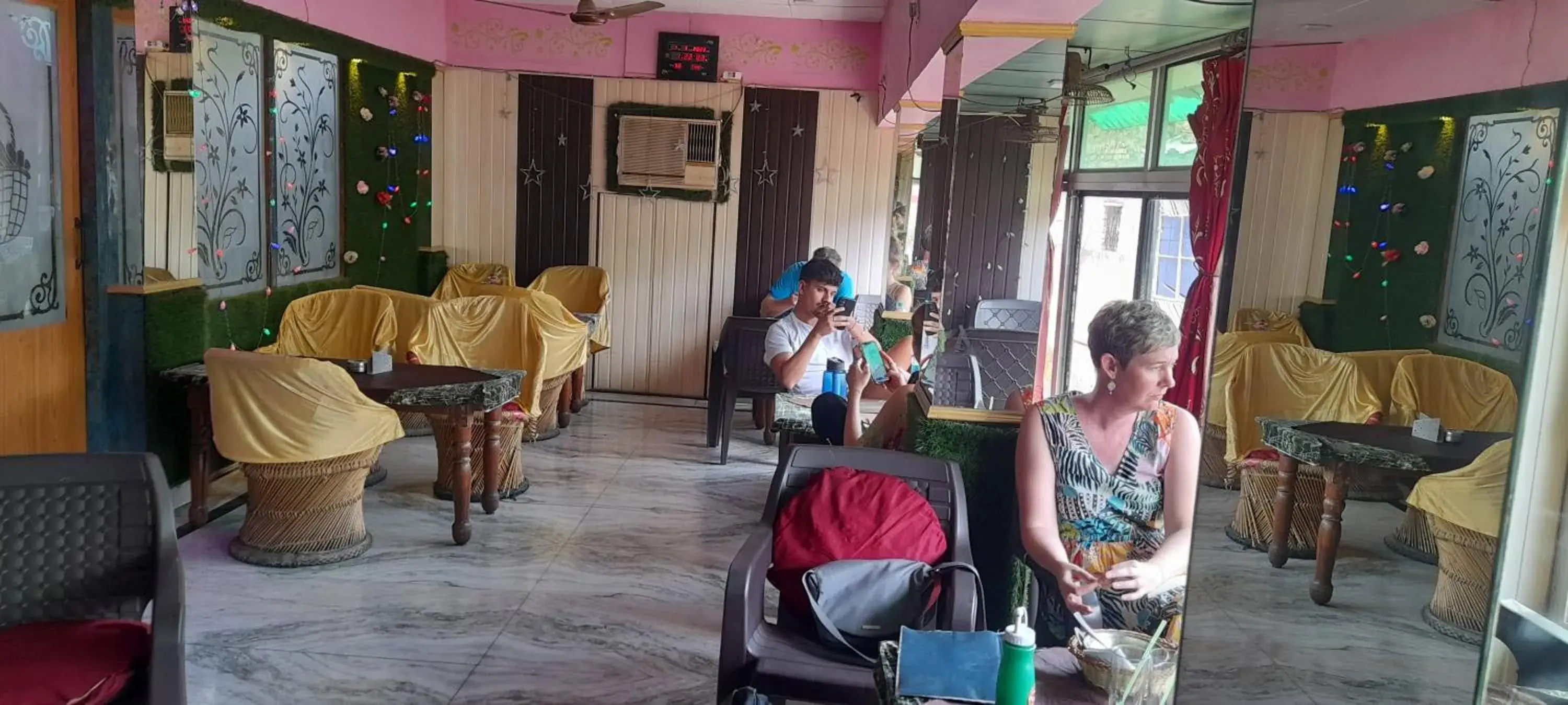 Restaurant/places to eat in Taj City Hotel Restaurant/places to eat in Taj City Hotel