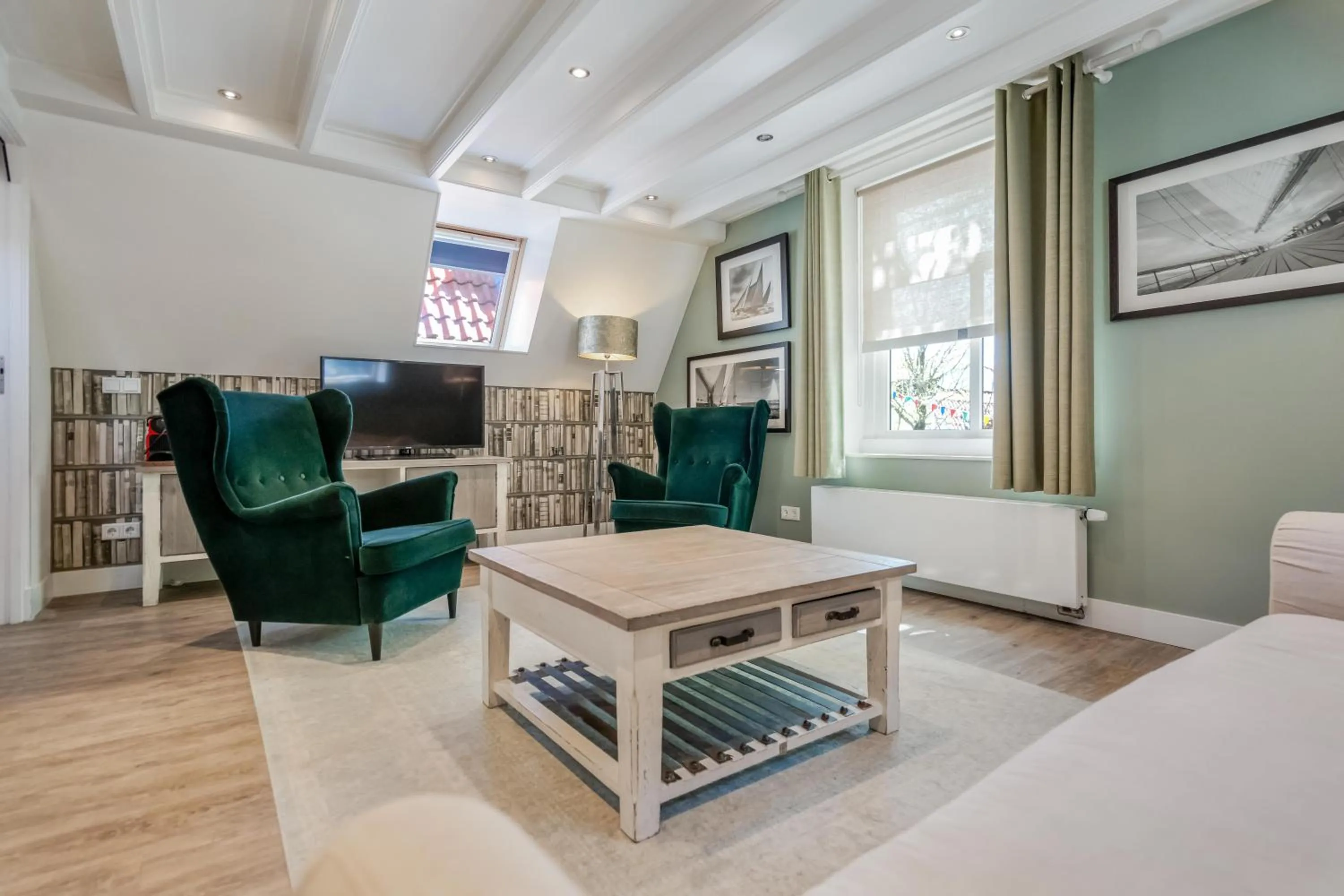 TV and multimedia in Badhotel Bruin