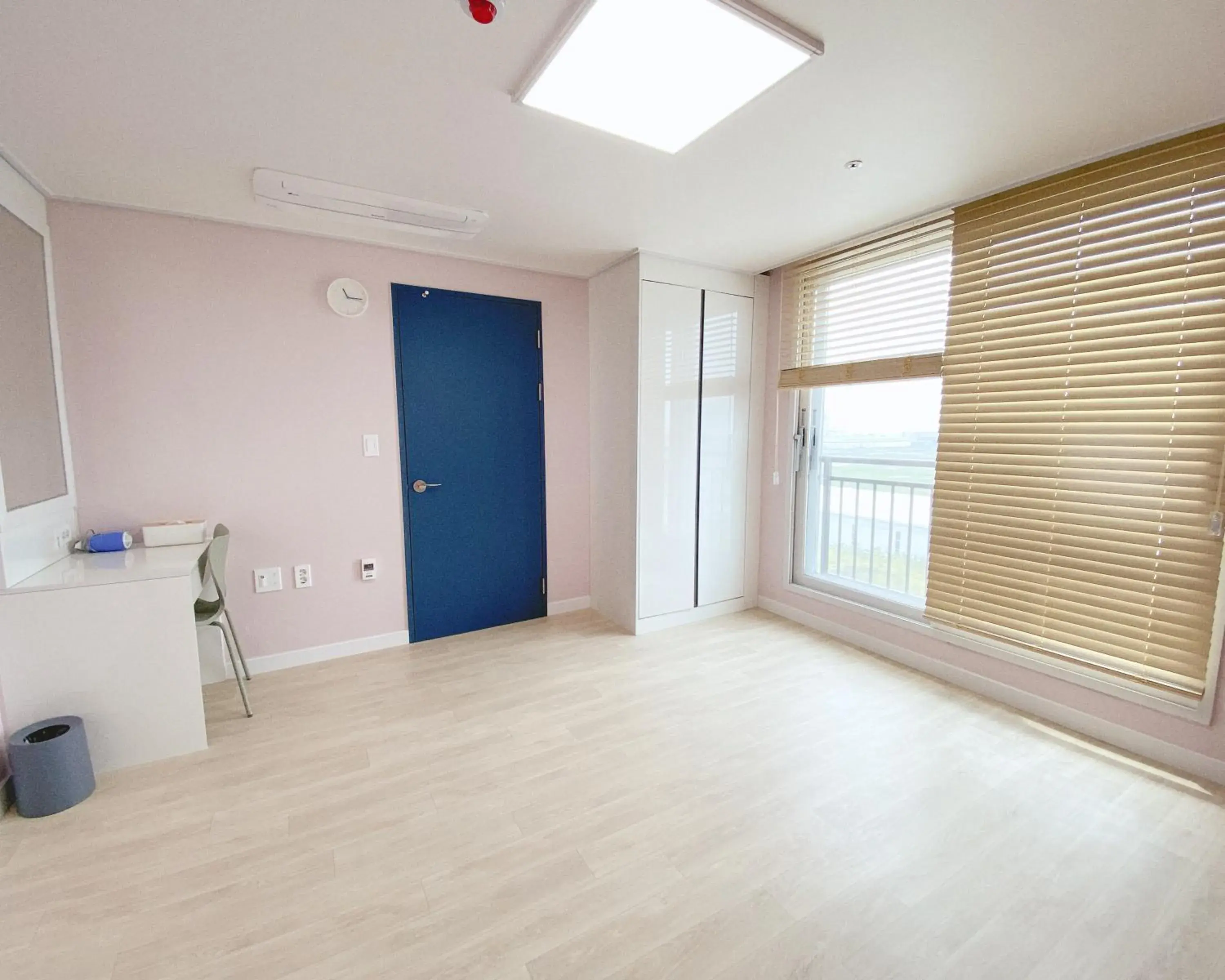 Family Room in Gunsan Little Prince Condo Family Room in Gunsan Little Prince Condo