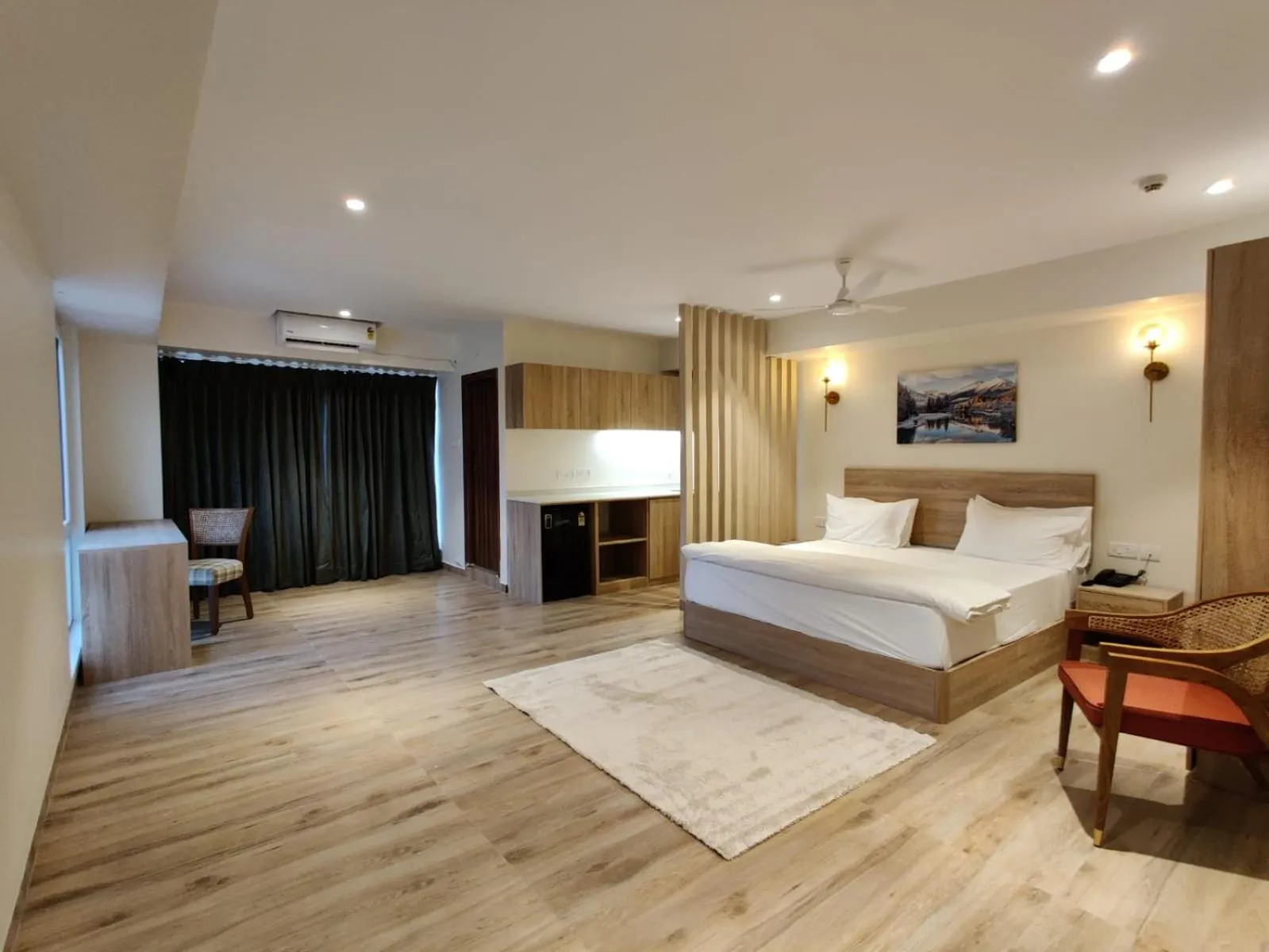 Photo of the whole room, Bed in Swanotel Gachibowli