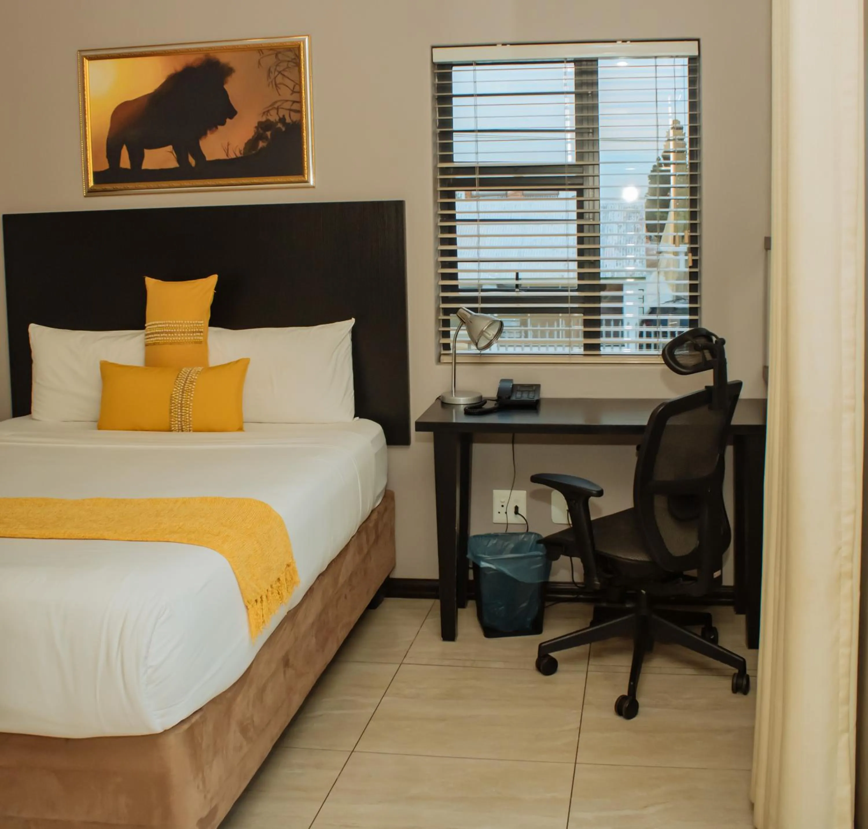 Bedroom, Bed in Heavenly Boutique Hotel