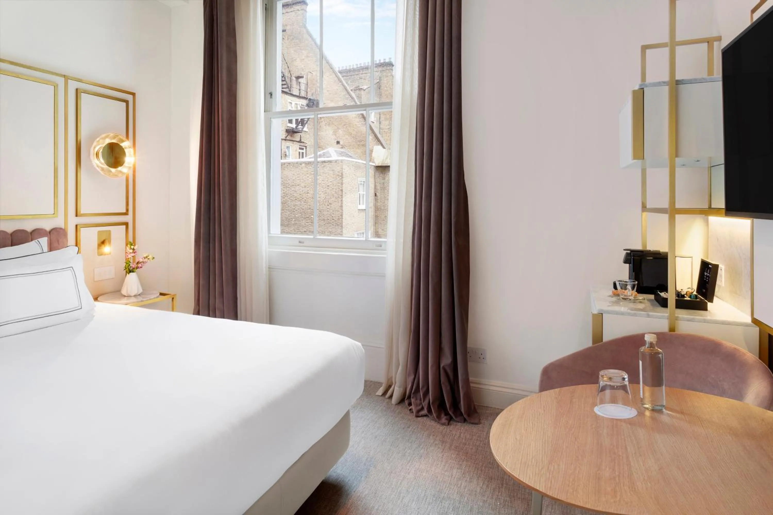 Bed in Meliá London Kensington Member of Meliá Collection