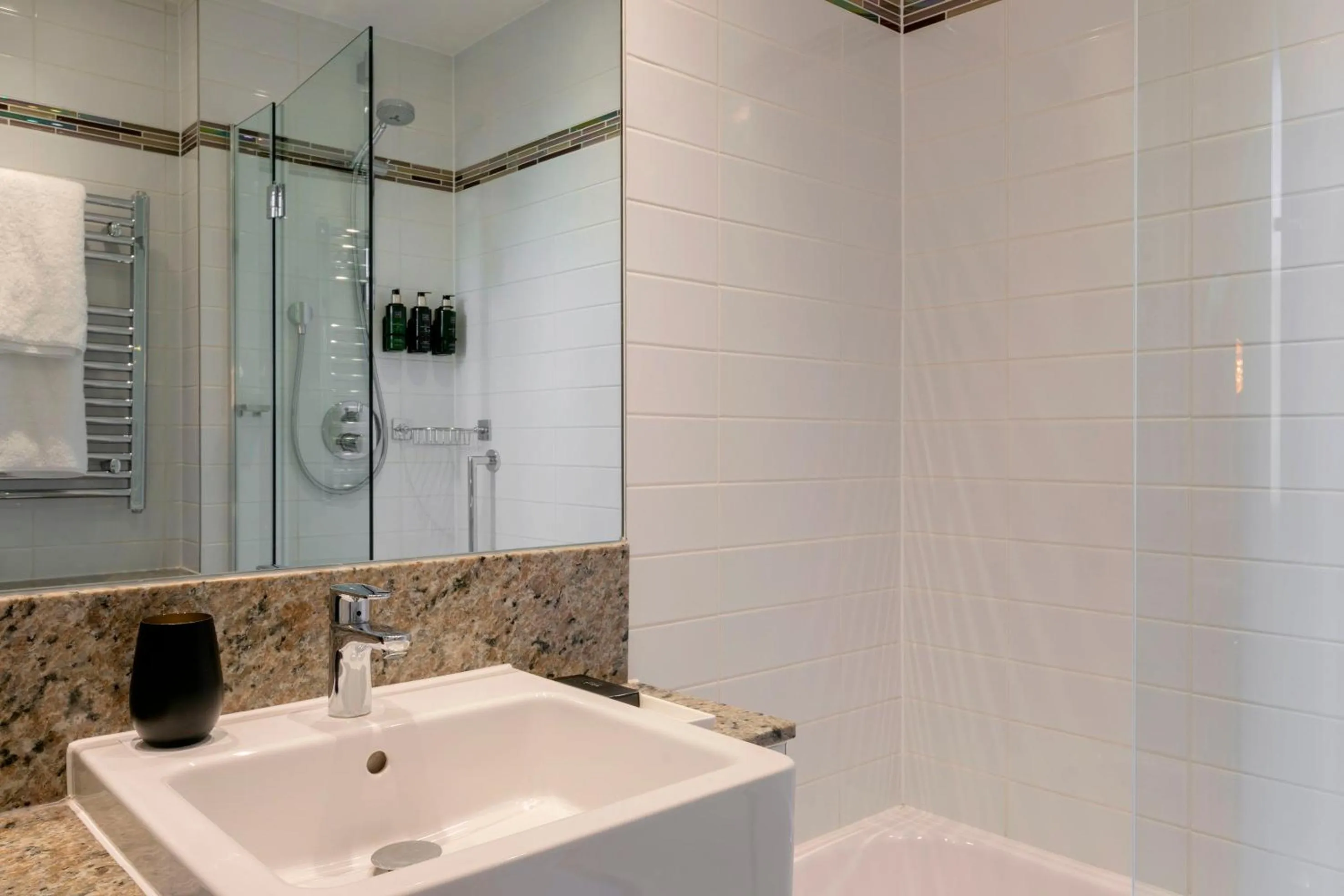 Toilet in Meliá London Kensington Member of Meliá Collection