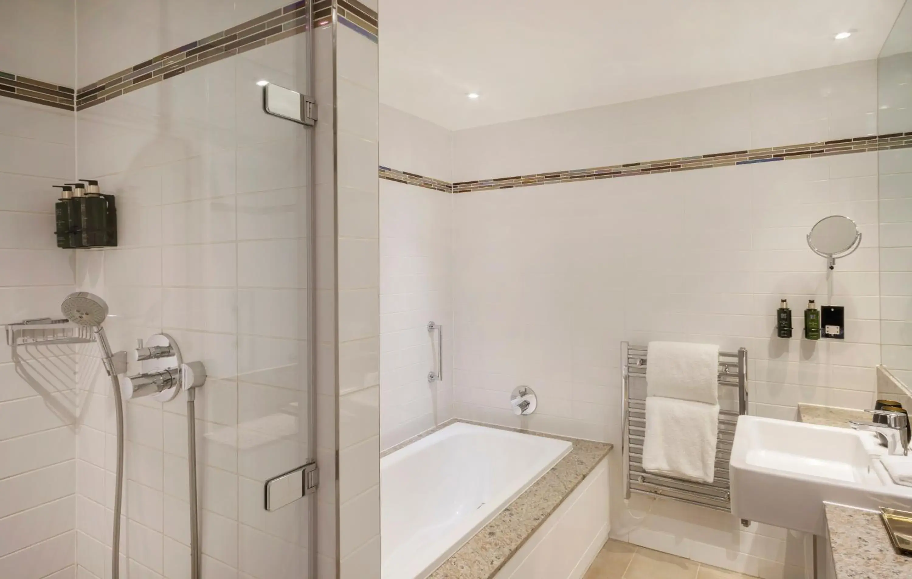 Bathroom in Meliá London Kensington Member of Meliá Collection Bathroom in Meliá London Kensington Member of Meliá Collection