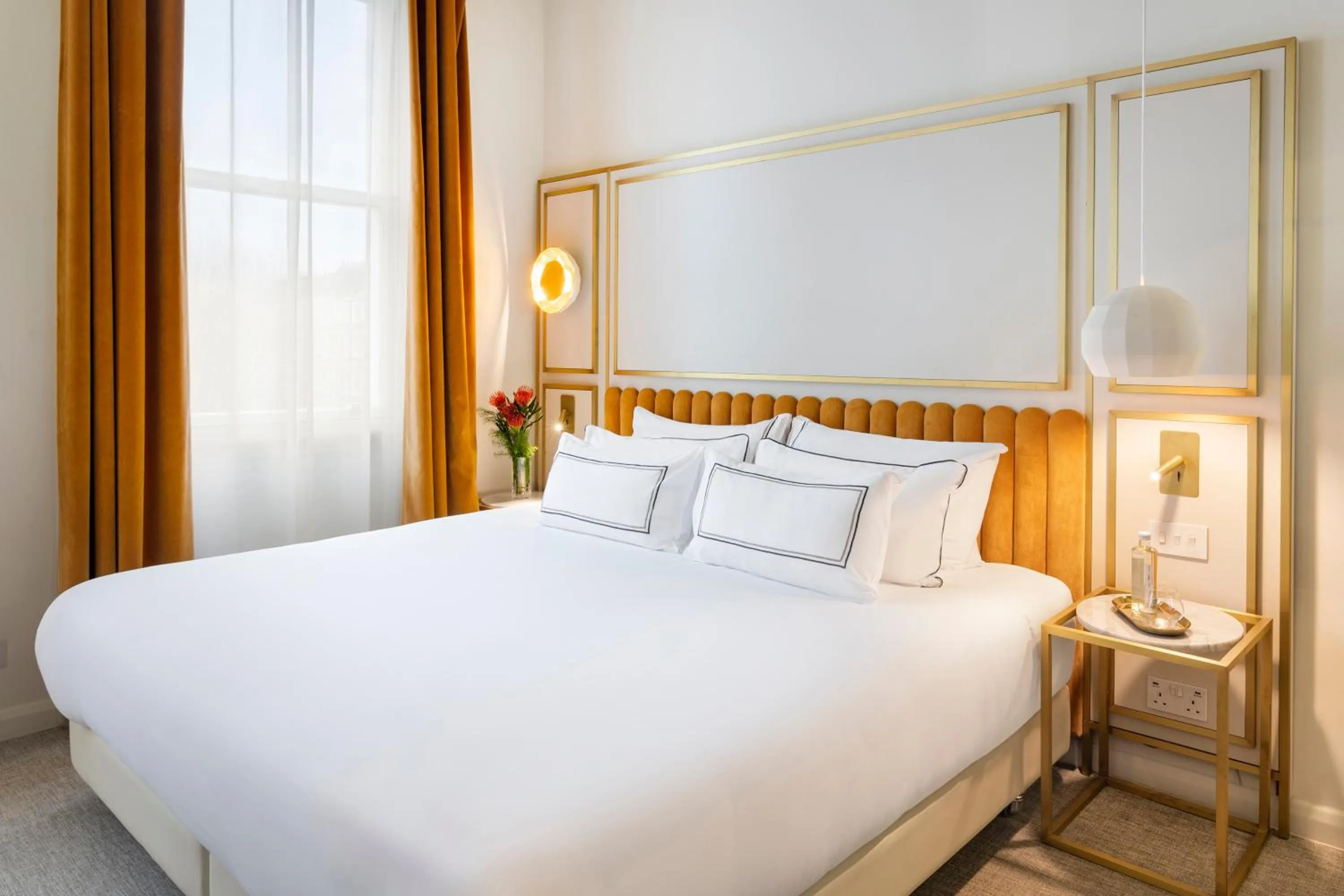 Bed in Meliá London Kensington Member of Meliá Collection