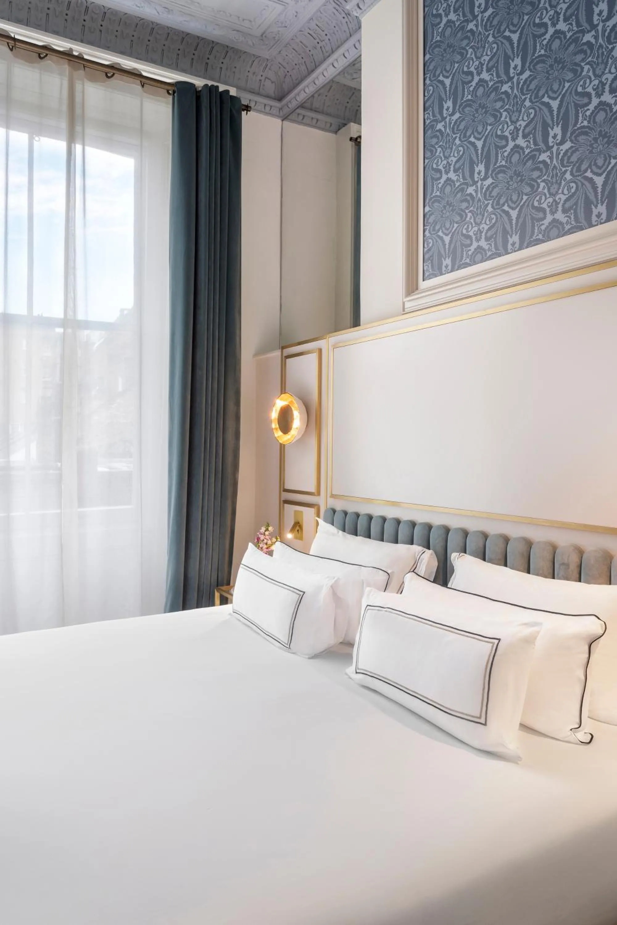 Bed in Meliá London Kensington Member of Meliá Collection