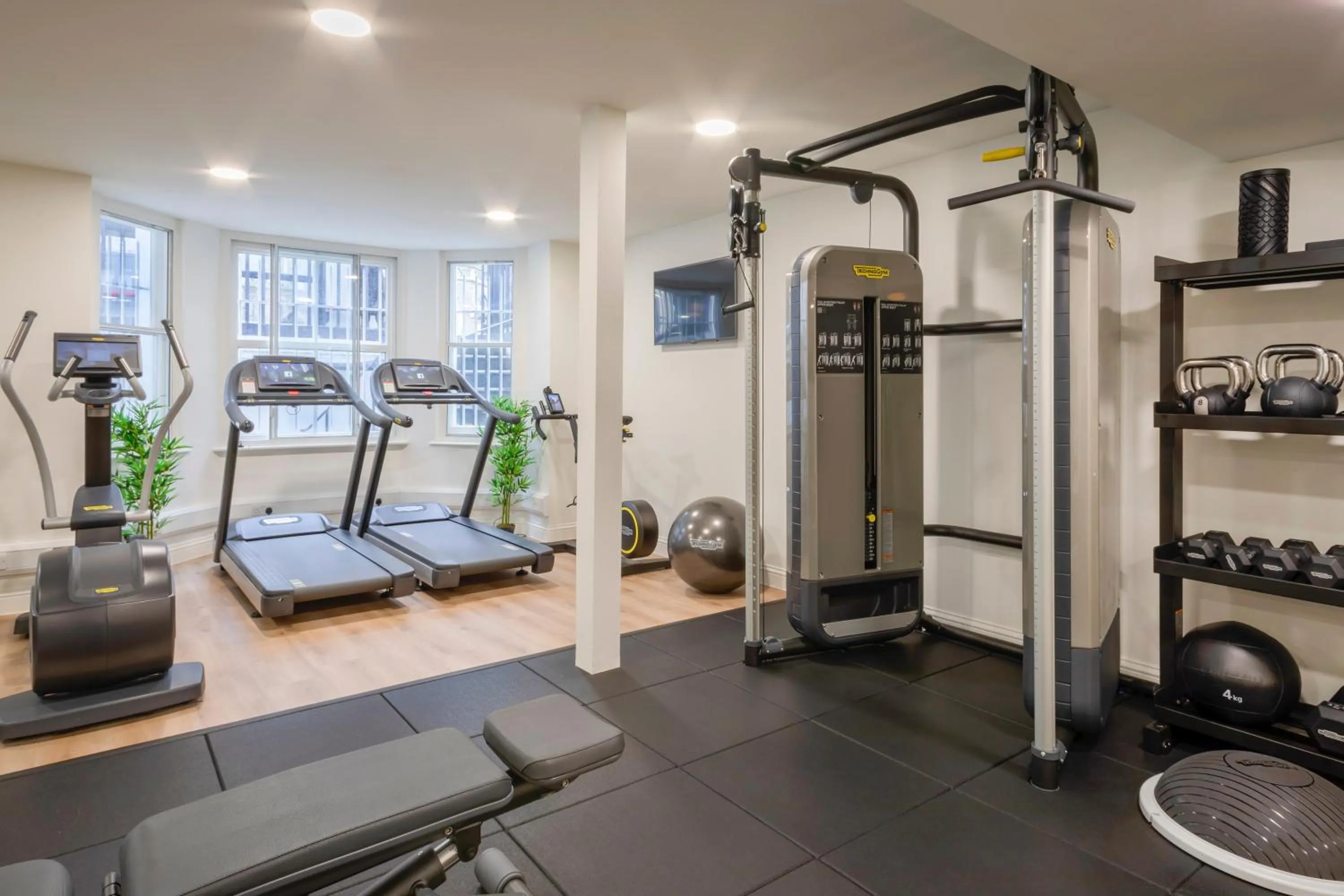 Fitness centre/facilities in Meliá London Kensington Member of Meliá Collection