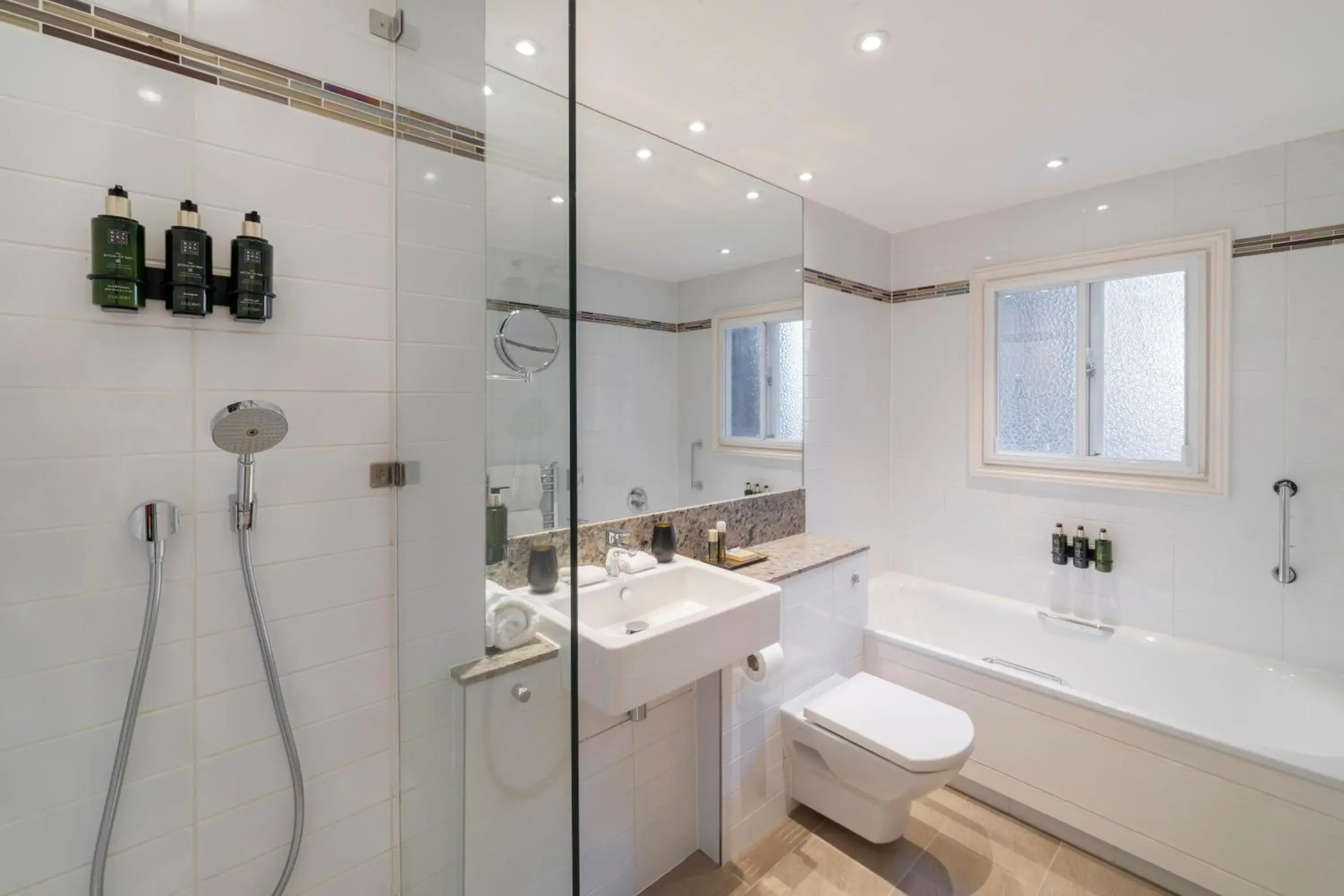 Bathroom in Meliá London Kensington Member of Meliá Collection Bathroom in Meliá London Kensington Member of Meliá Collection