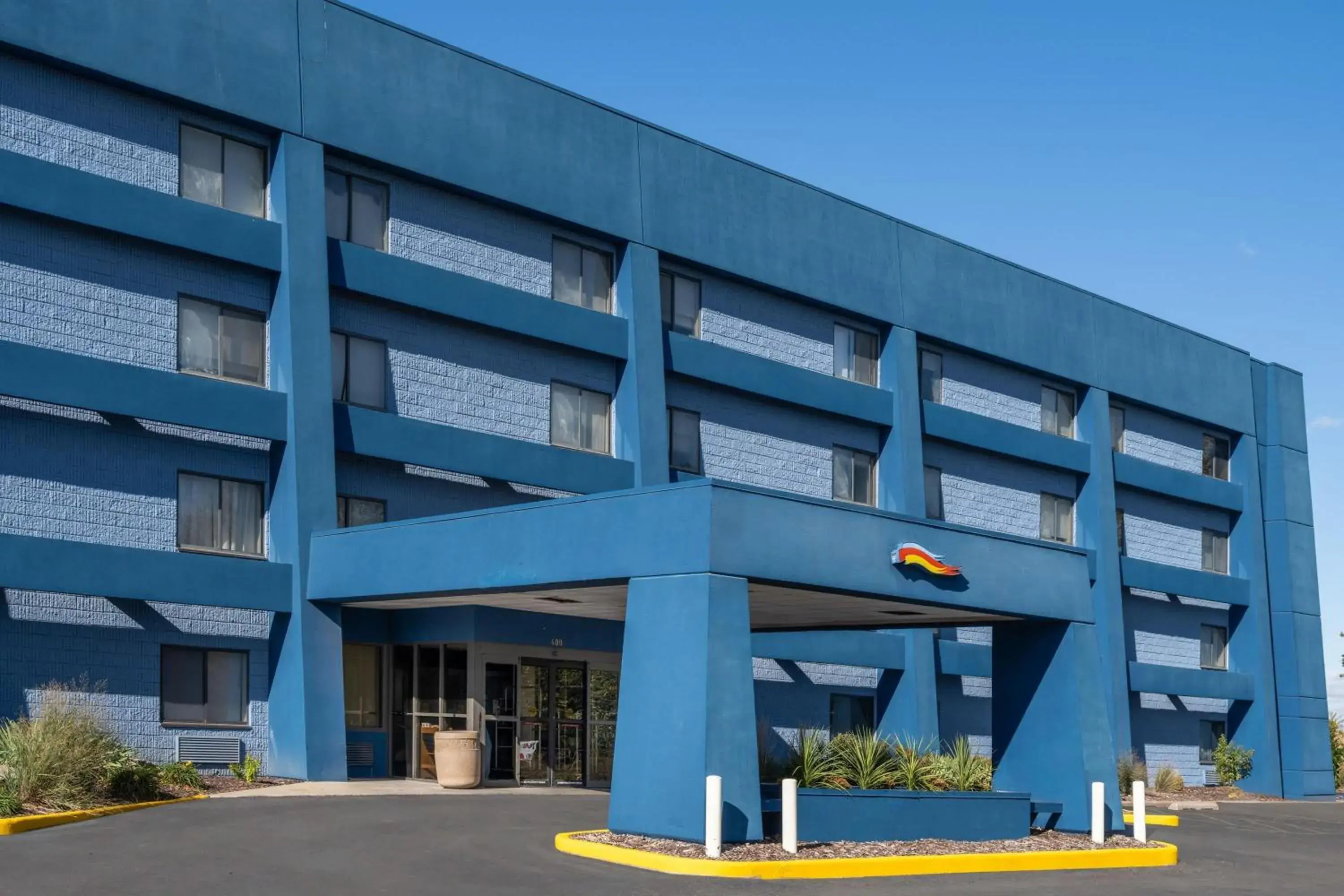 Property building in Days Inn by Wyndham Davenport Property building in Days Inn by Wyndham Davenport