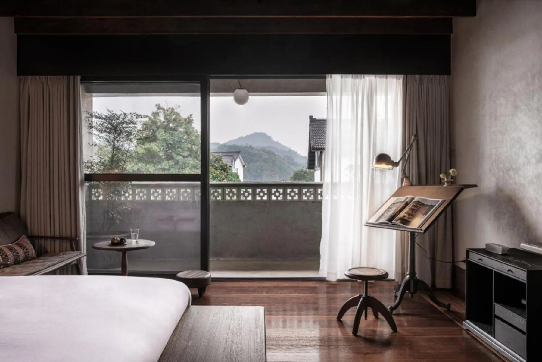 Photo of the whole room, Bed in Hangzhou West Lake Anyu Hotel