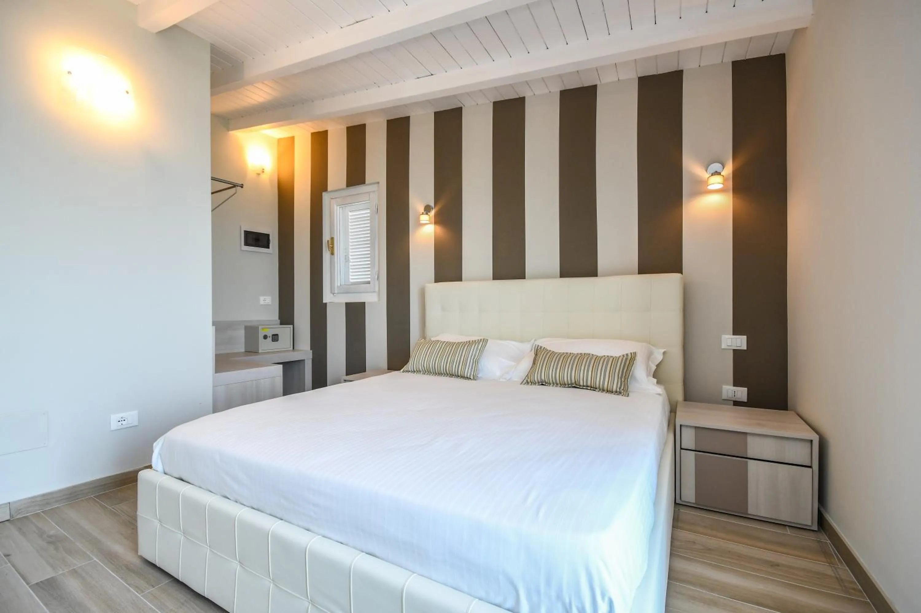 Bedroom, Bed in VILLA GARUTI VILLAGE