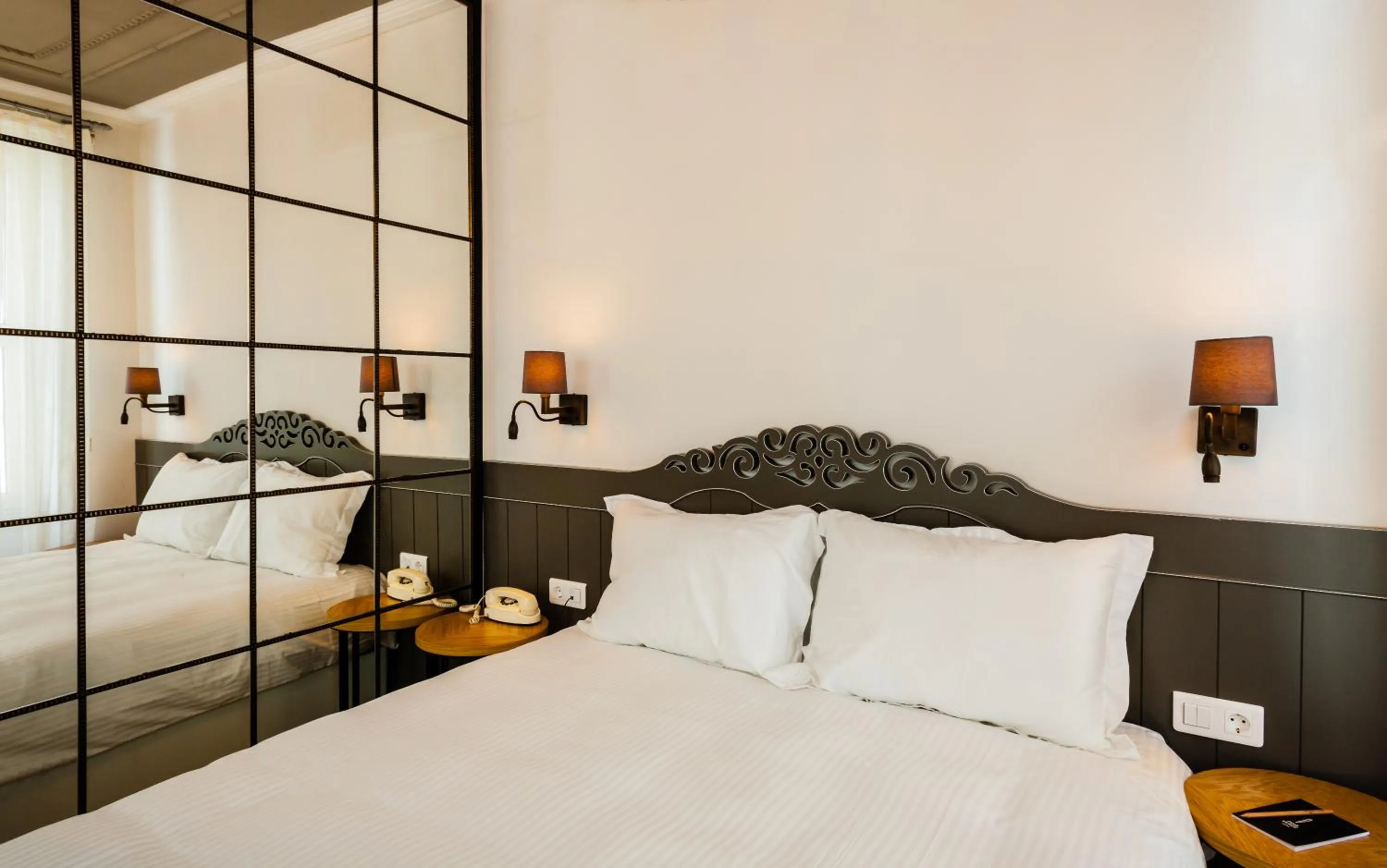 Communal lounge/ TV room, Bed in Pino Verde Hotel