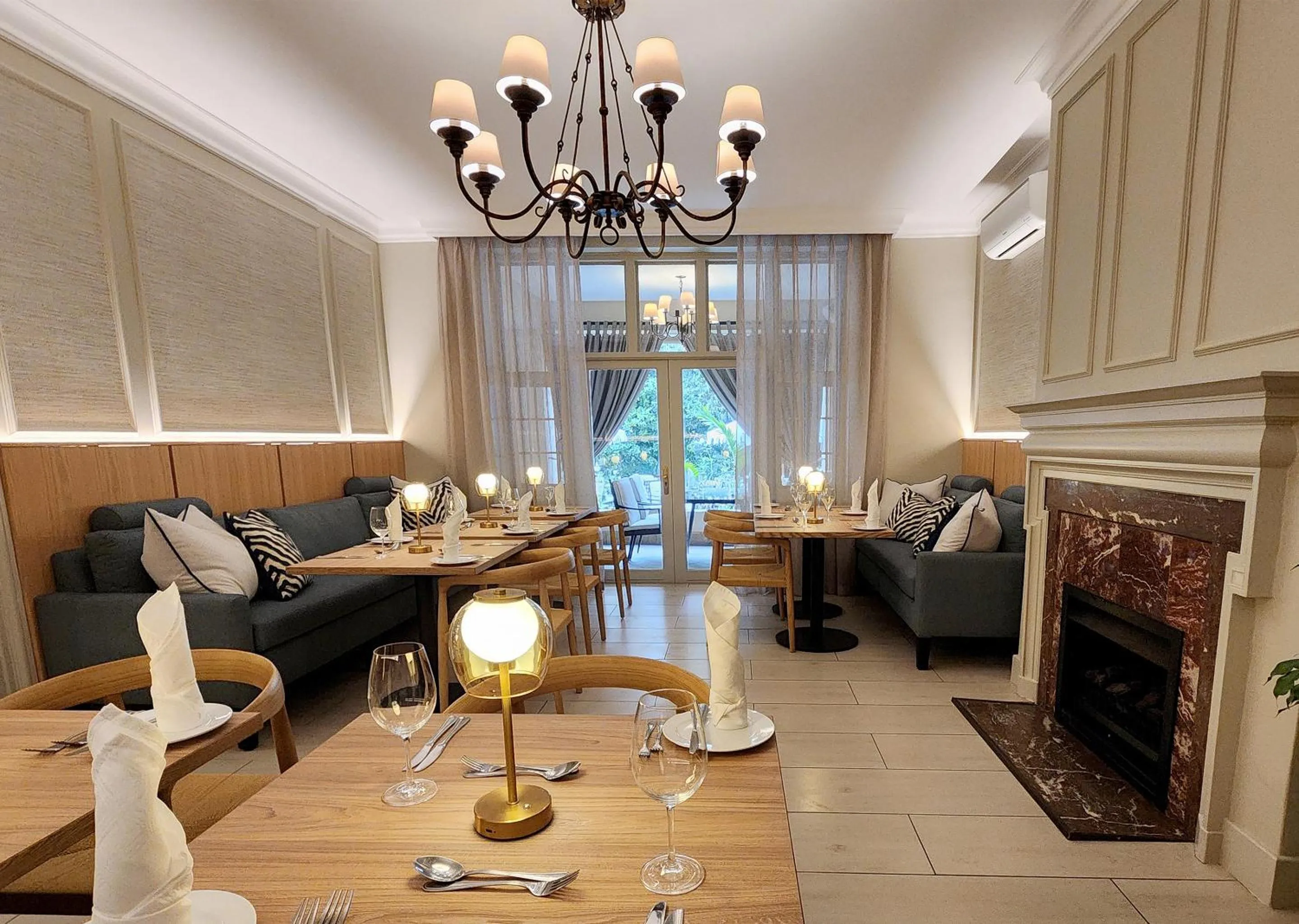 Restaurant/places to eat in 10 2nd Avenue Houghton Estate by Dream Resorts