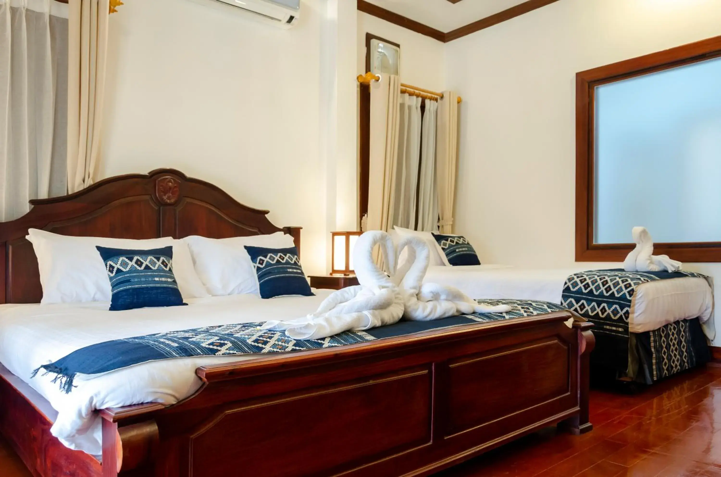 Bed in Villa Khili Namkhan Bed in Villa Khili Namkhan