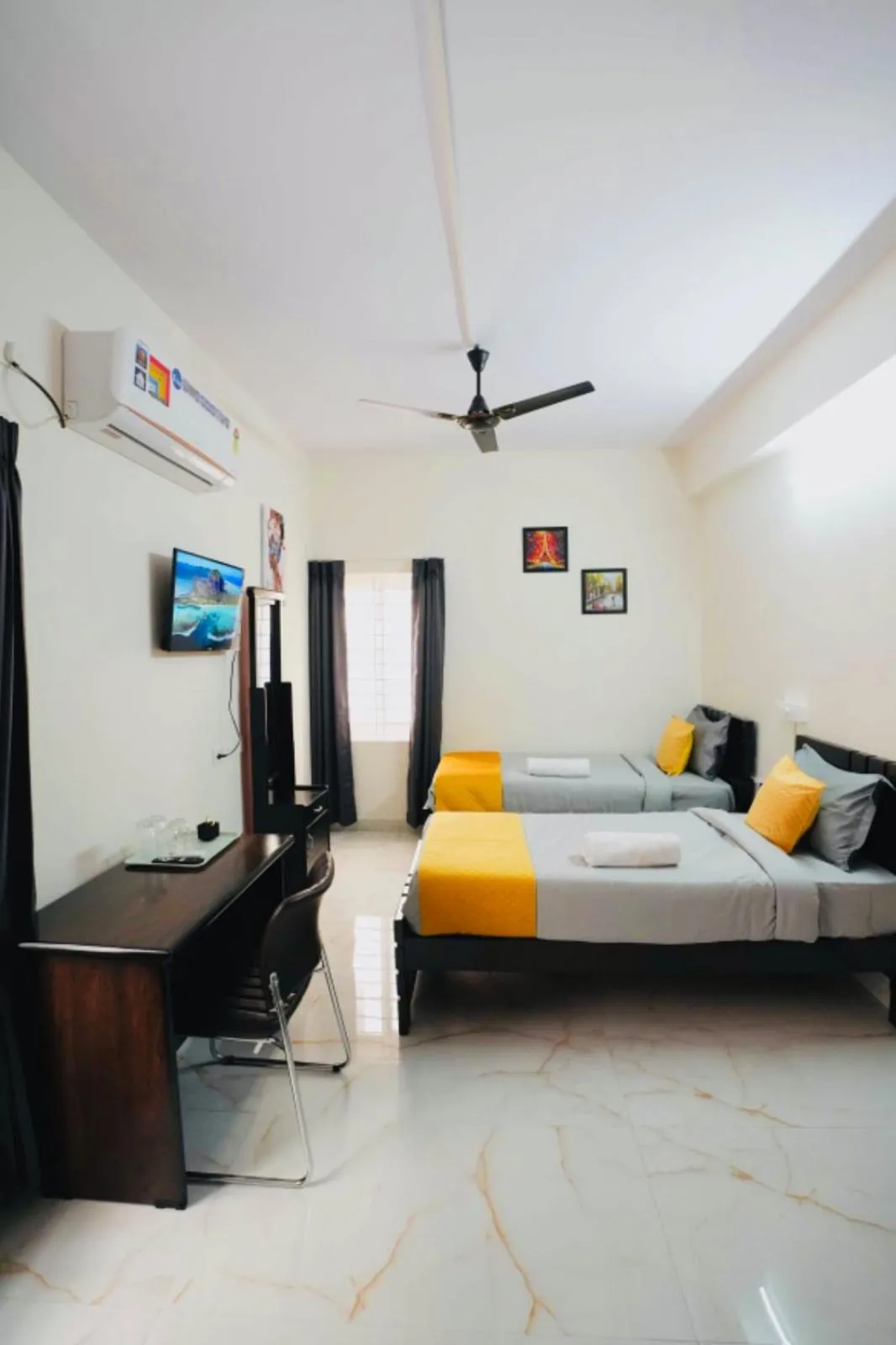 Bed in Yellow Bells Serviced Apartments Hitech City