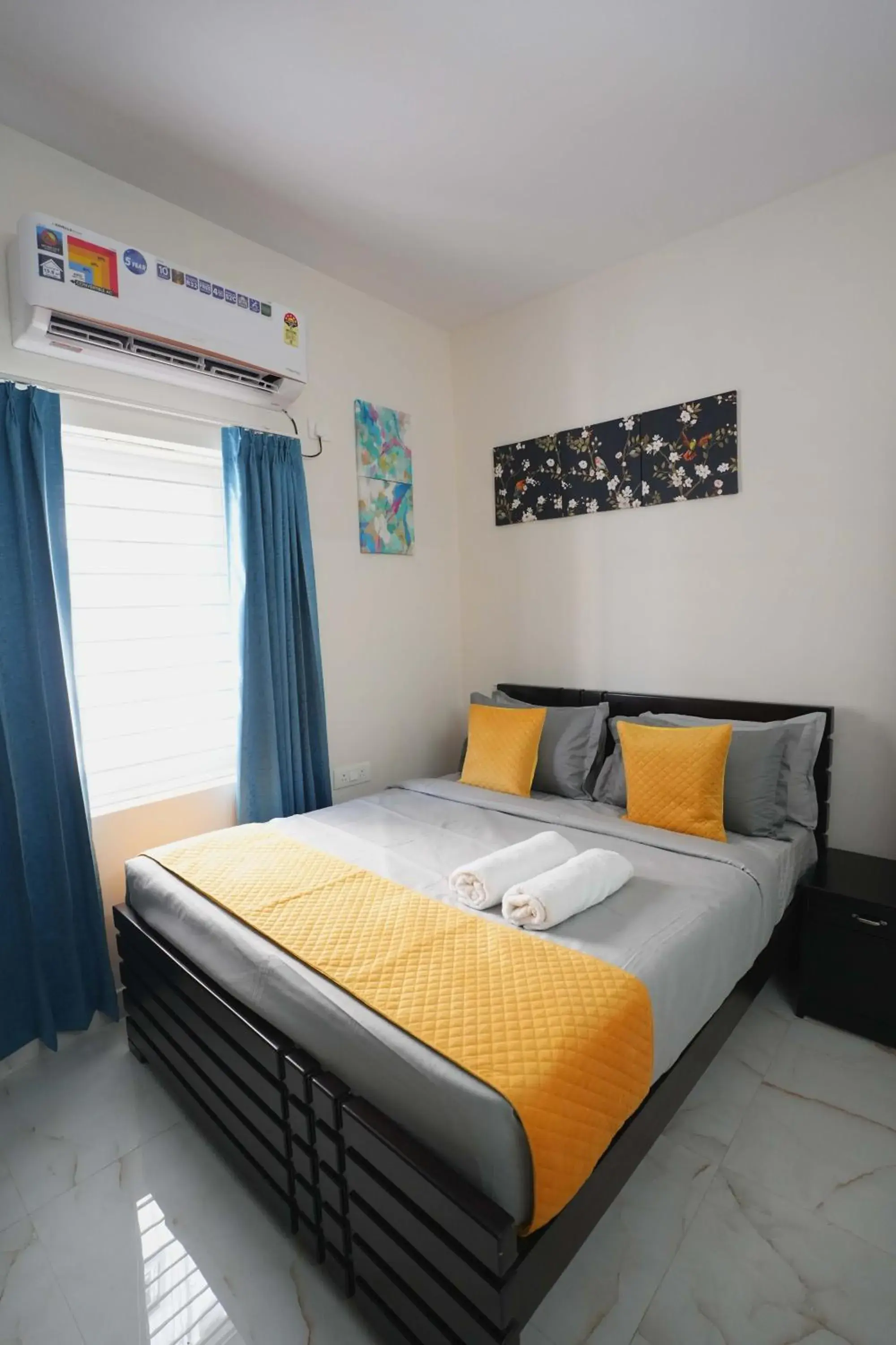 Bed in Yellow Bells Serviced Apartments Hitech City Bed in Yellow Bells Serviced Apartments Hitech City