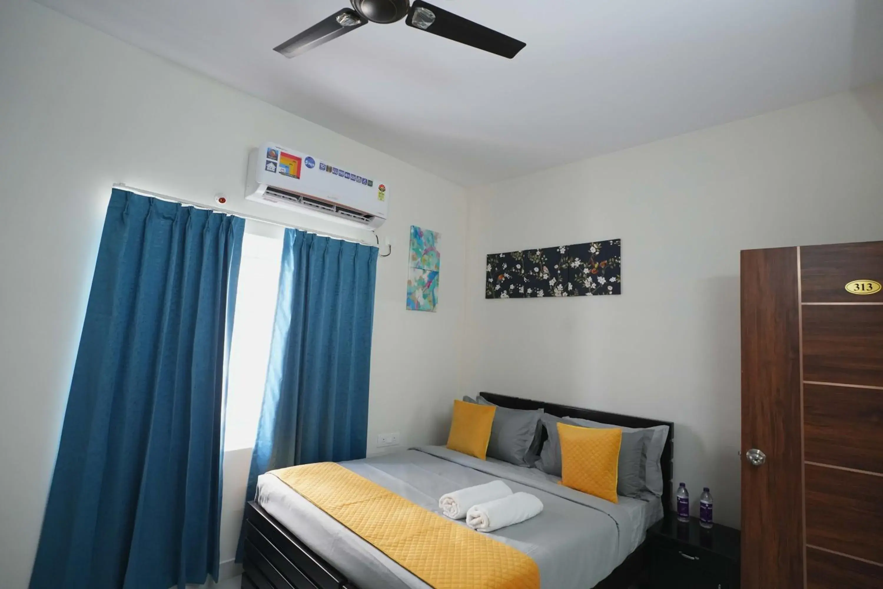 Bed in Yellow Bells Serviced Apartments Hitech City Bed in Yellow Bells Serviced Apartments Hitech City