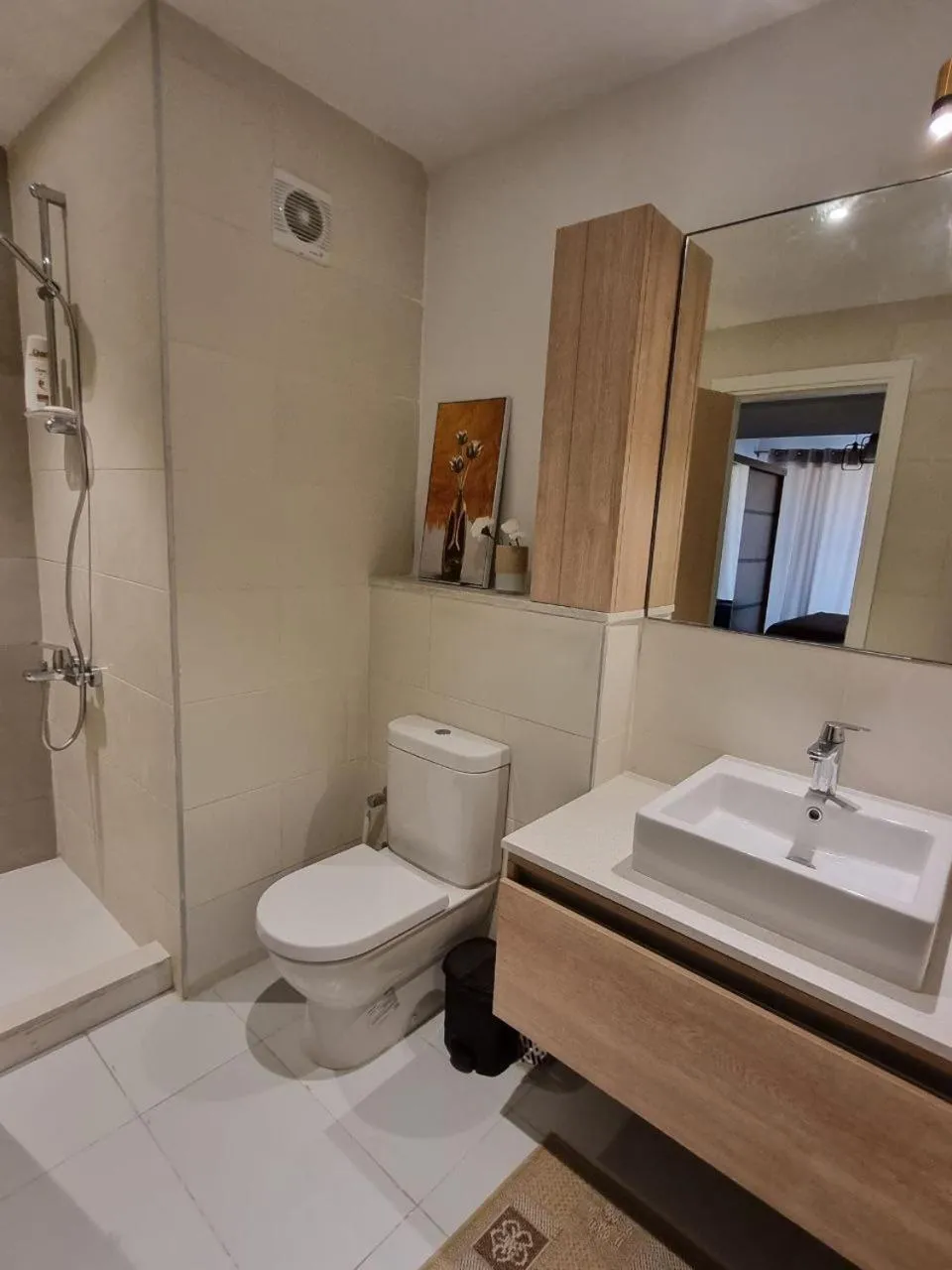 Shower in Marassi Marina