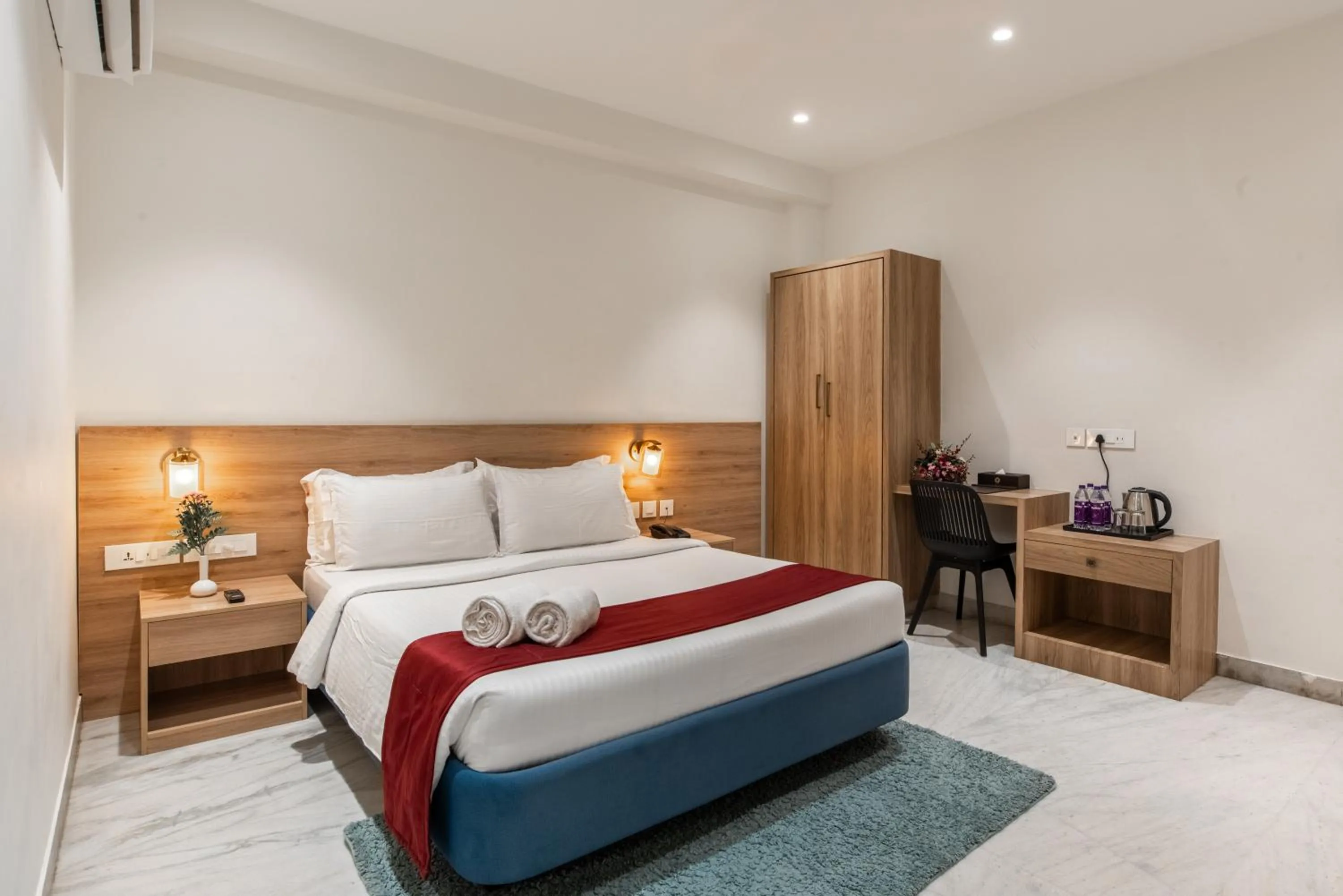 Bedroom, Bed in Royal Paris