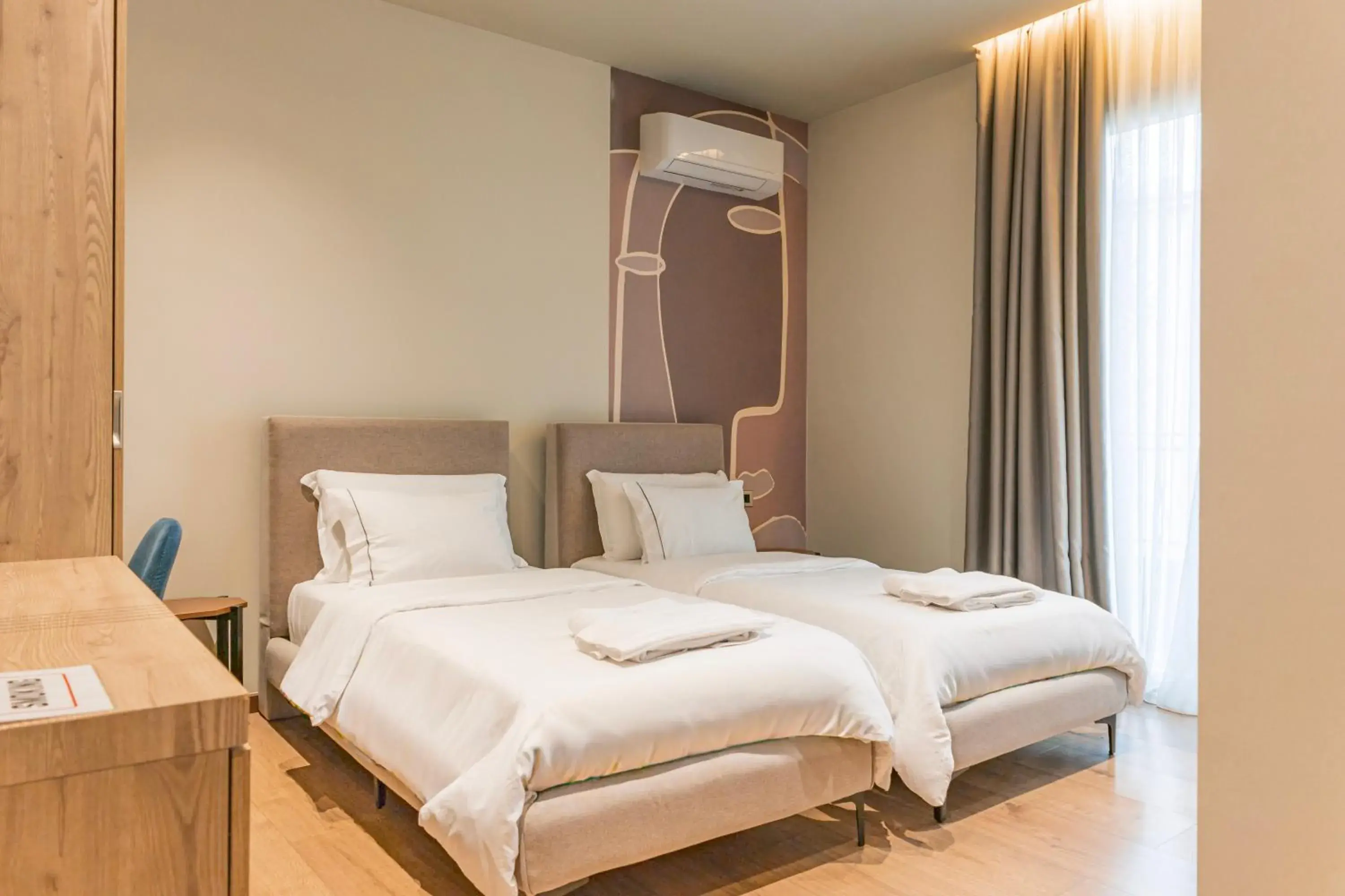 Twin Room with Balcony in Villa Noem Twin Room with Balcony in Villa Noem