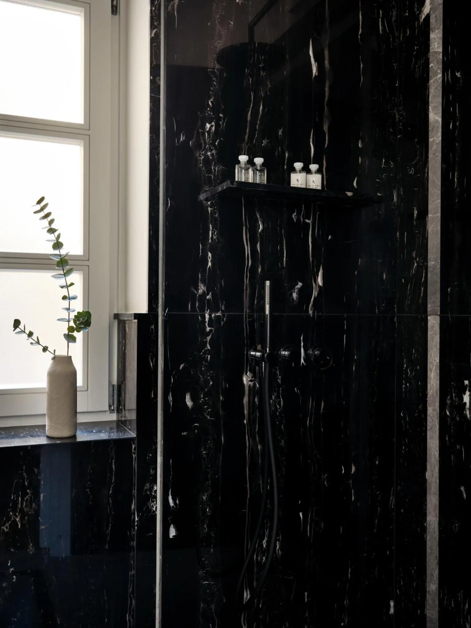 Shower in Argini Syros