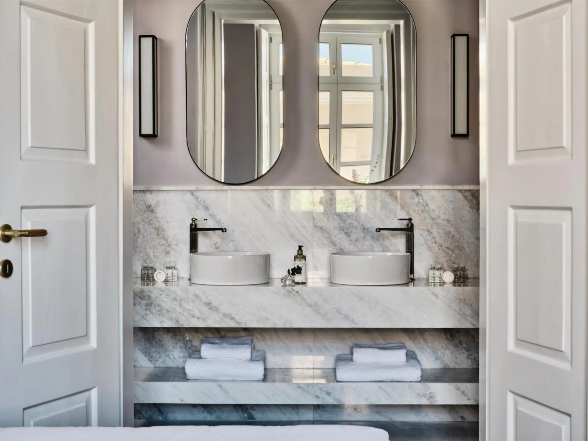 Shower in Argini Syros