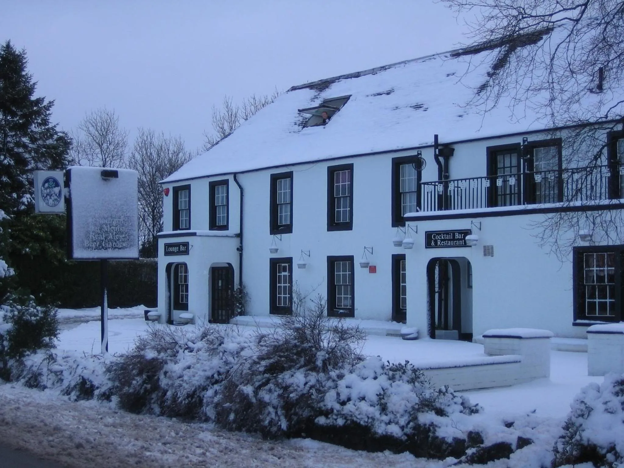 Property building in Uplawmoor