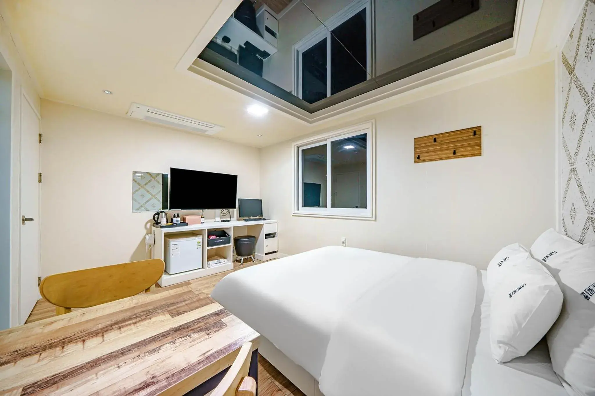 Bed in Number 25 Gyeongju City Hall Bed in Number 25 Gyeongju City Hall