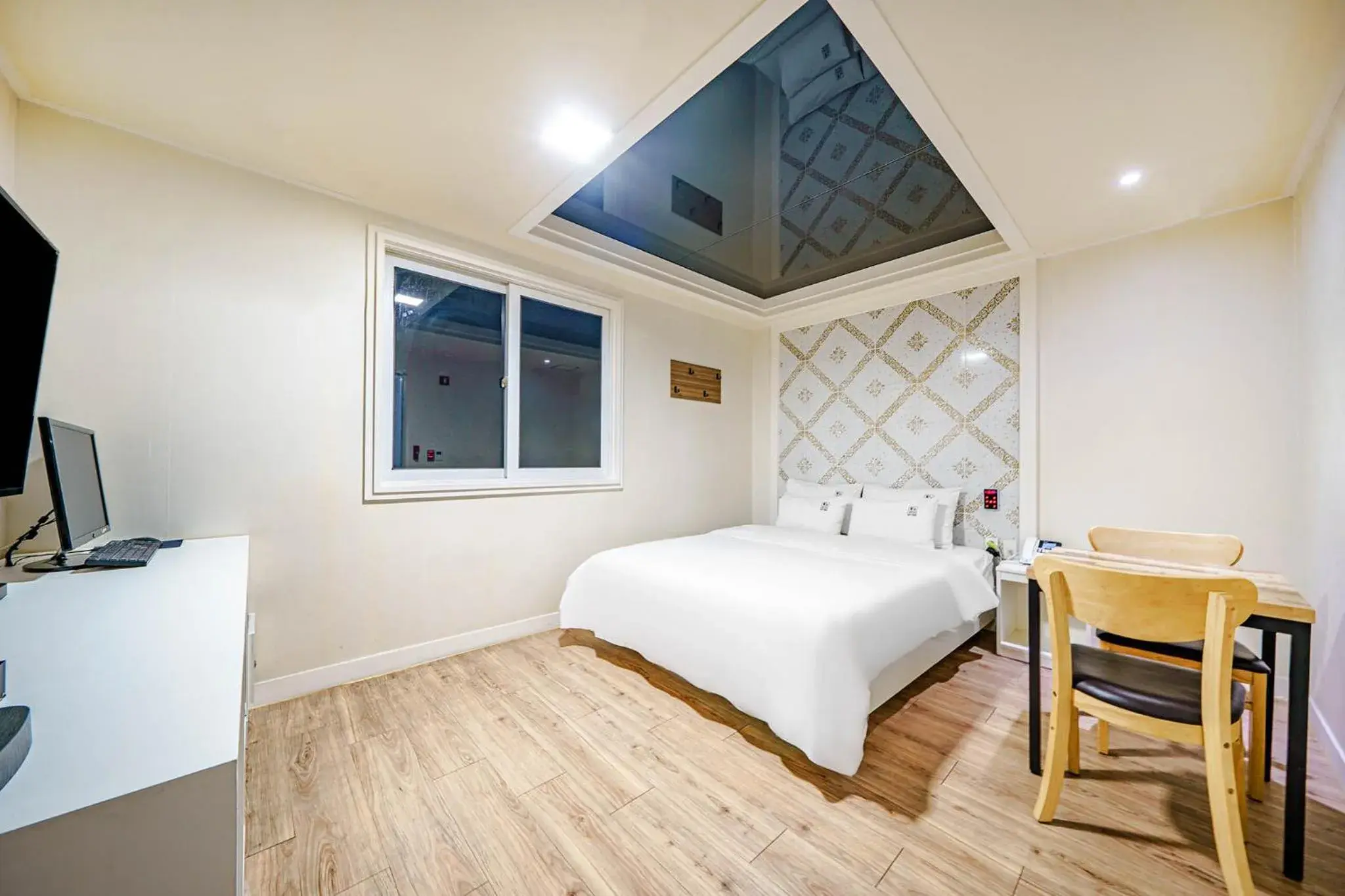 Bed in Number 25 Gyeongju City Hall Bed in Number 25 Gyeongju City Hall