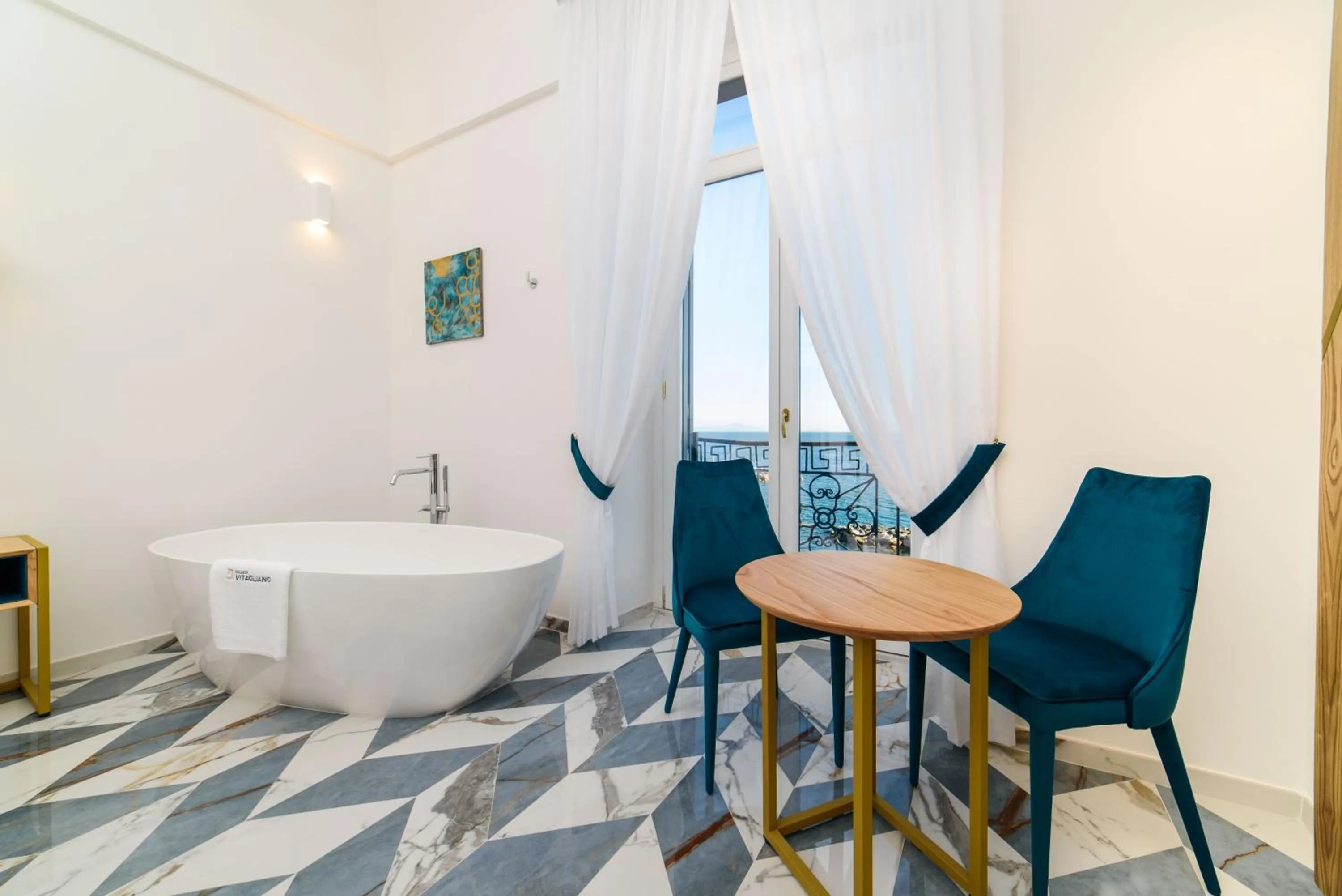 Bath in Palazzo Vitagliano