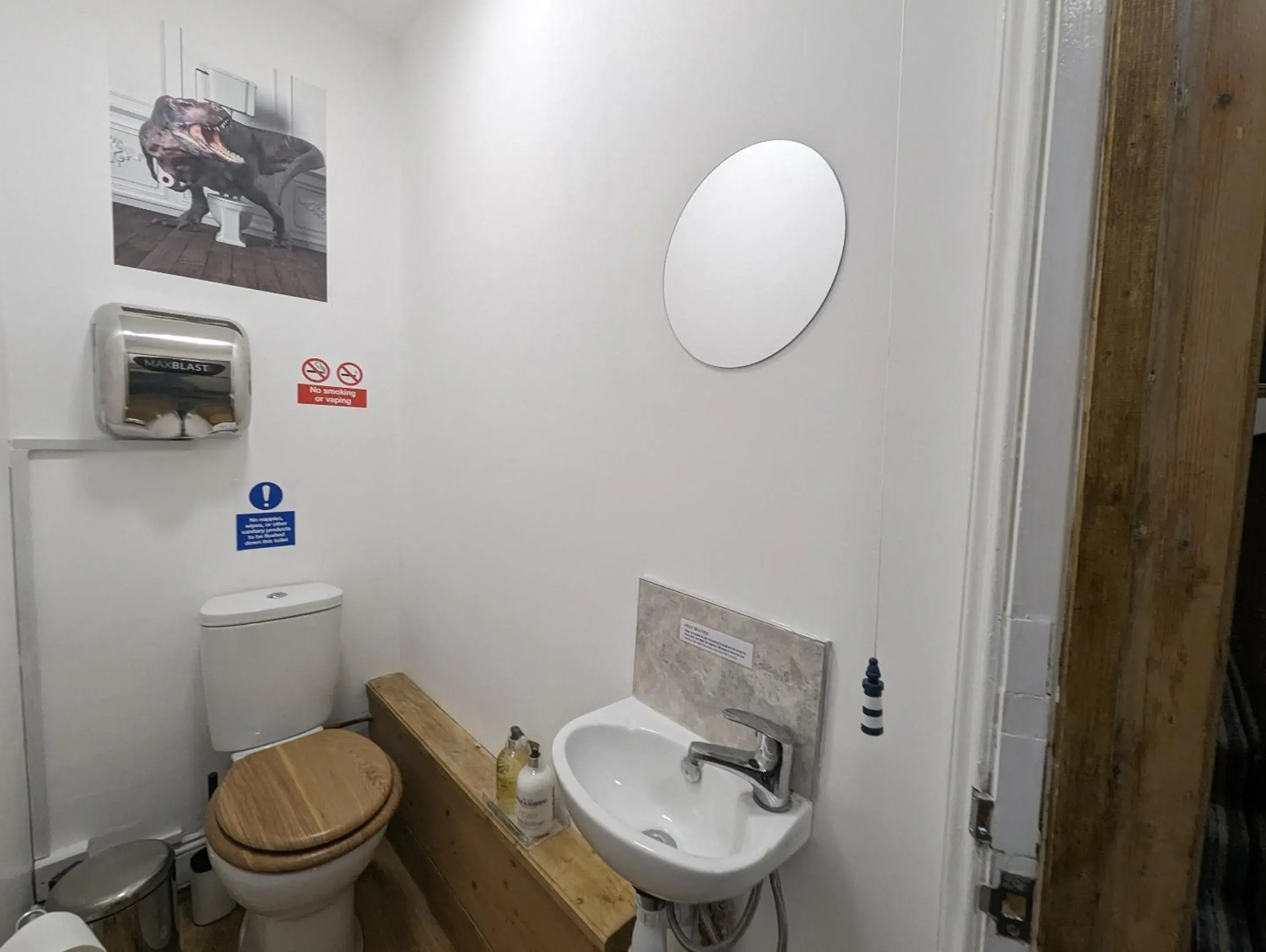 Economy Quadruple Room with Shared Bathroom - single occupancy in Jurassic Bay Holidays Economy Quadruple Room with Shared Bathroom - single occupancy in Jurassic Bay Holidays