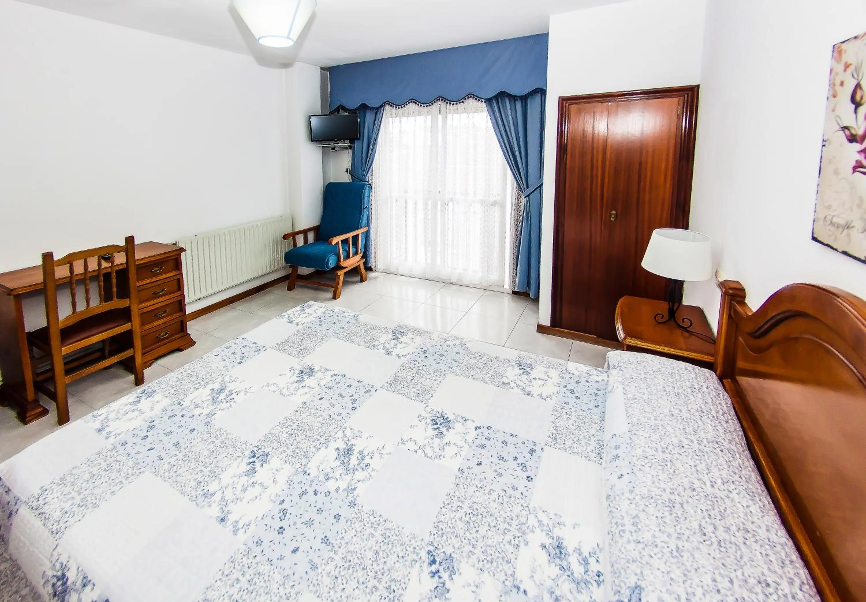 Bed in Hotel Restaurante Xaneiro