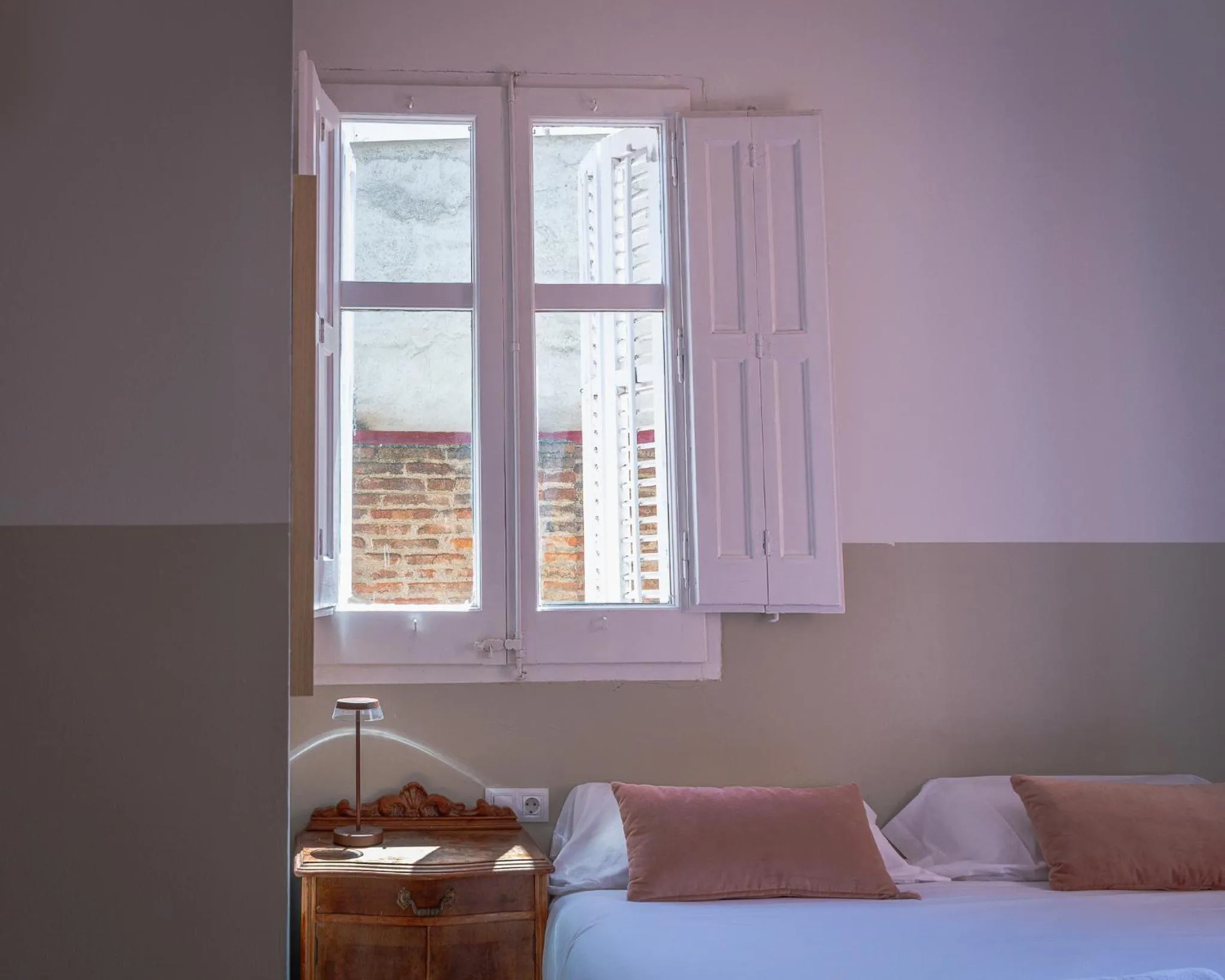 Bedroom, Bed in Verdi 254