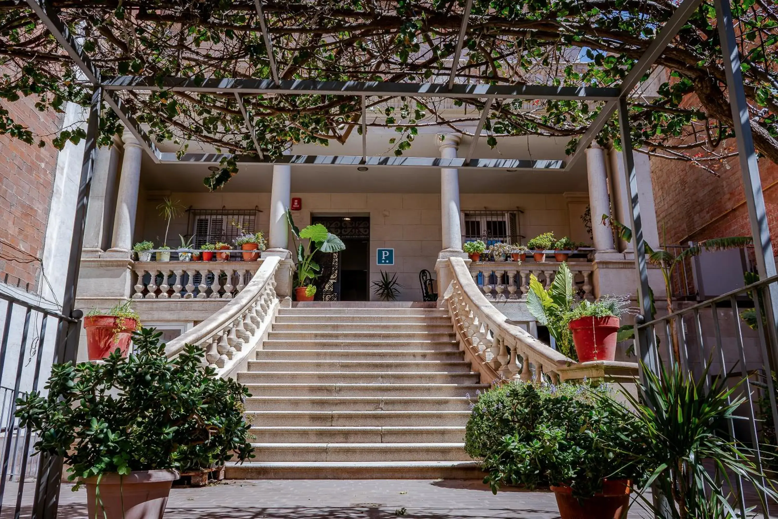 Property building in Verdi 254 Property building in Verdi 254