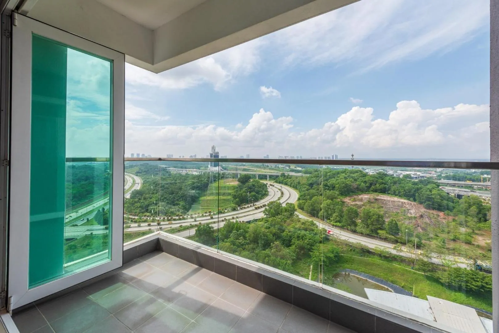 Luxury Homestay Cyberjaya Putrajaya Vision Residence #IOICityMall