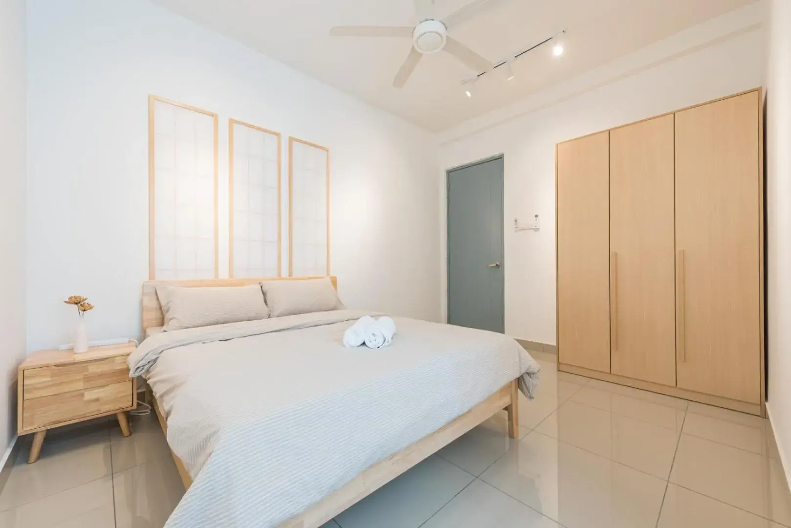 Three-Bedroom Superior Apartment in Luxury Homestay Cyberjaya Putrajaya Vision Residence #IOICityMall Three-Bedroom Superior Apartment in Luxury Homestay Cyberjaya Putrajaya Vision Residence #IOICityMall