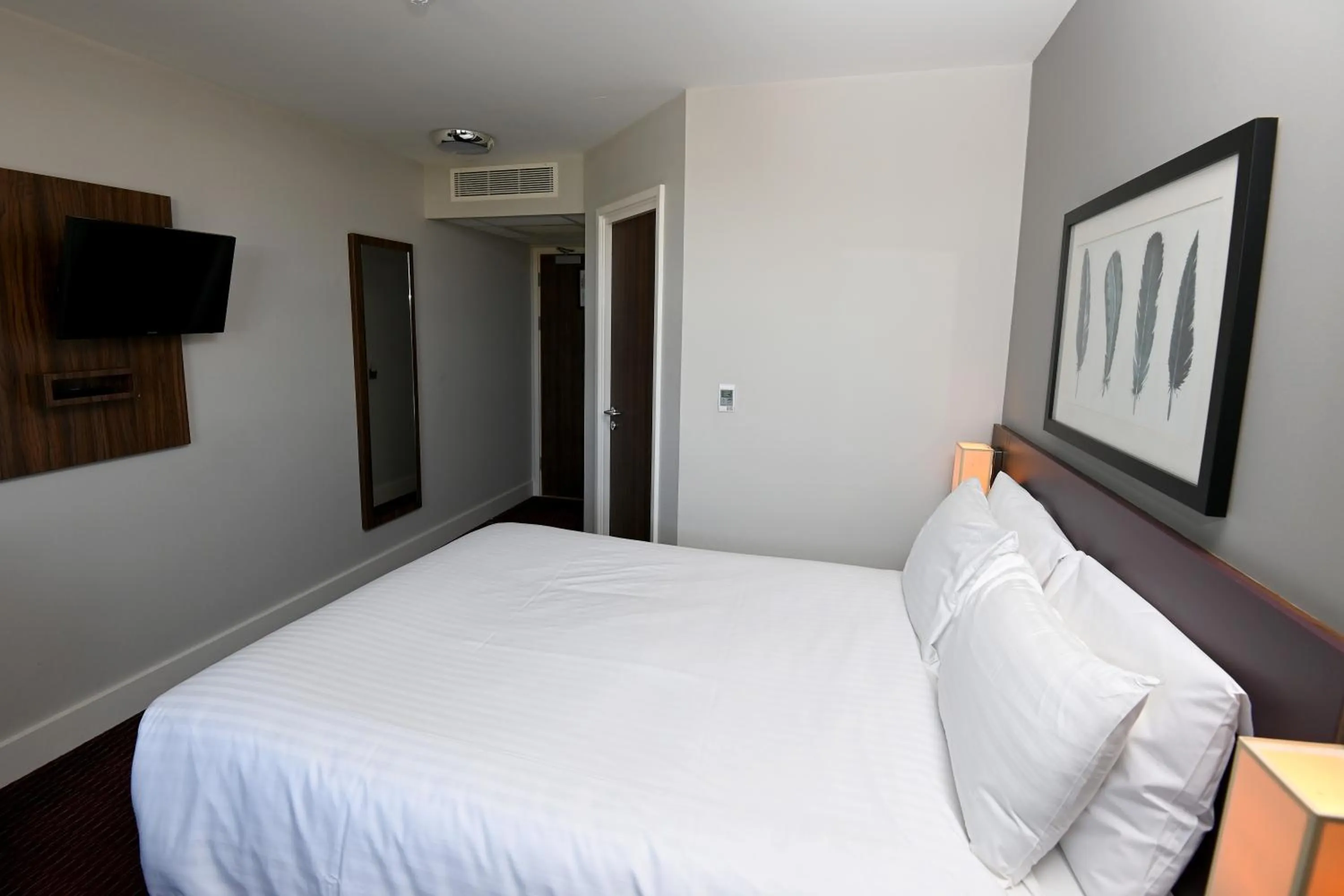 Bedroom, Bed in Pine Marten, Dunbar by Marston's Inns